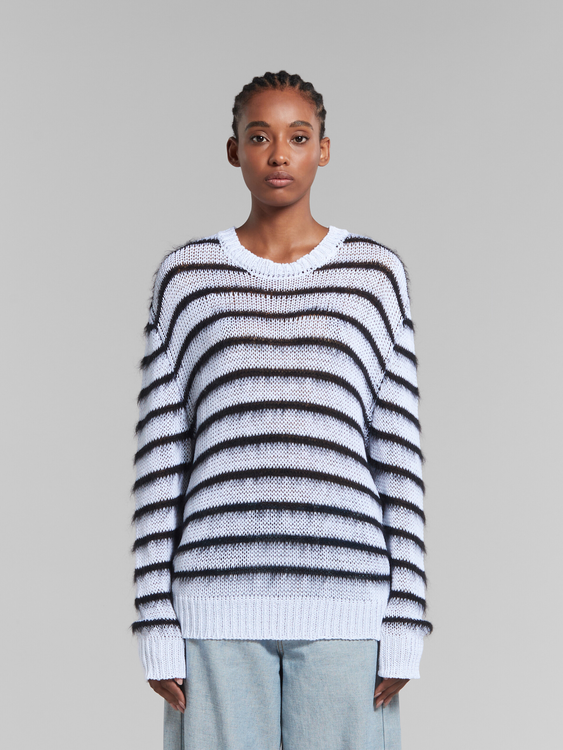 Maglione a righe in cotone e mohair bianco e nero - Pullover - Image 2
