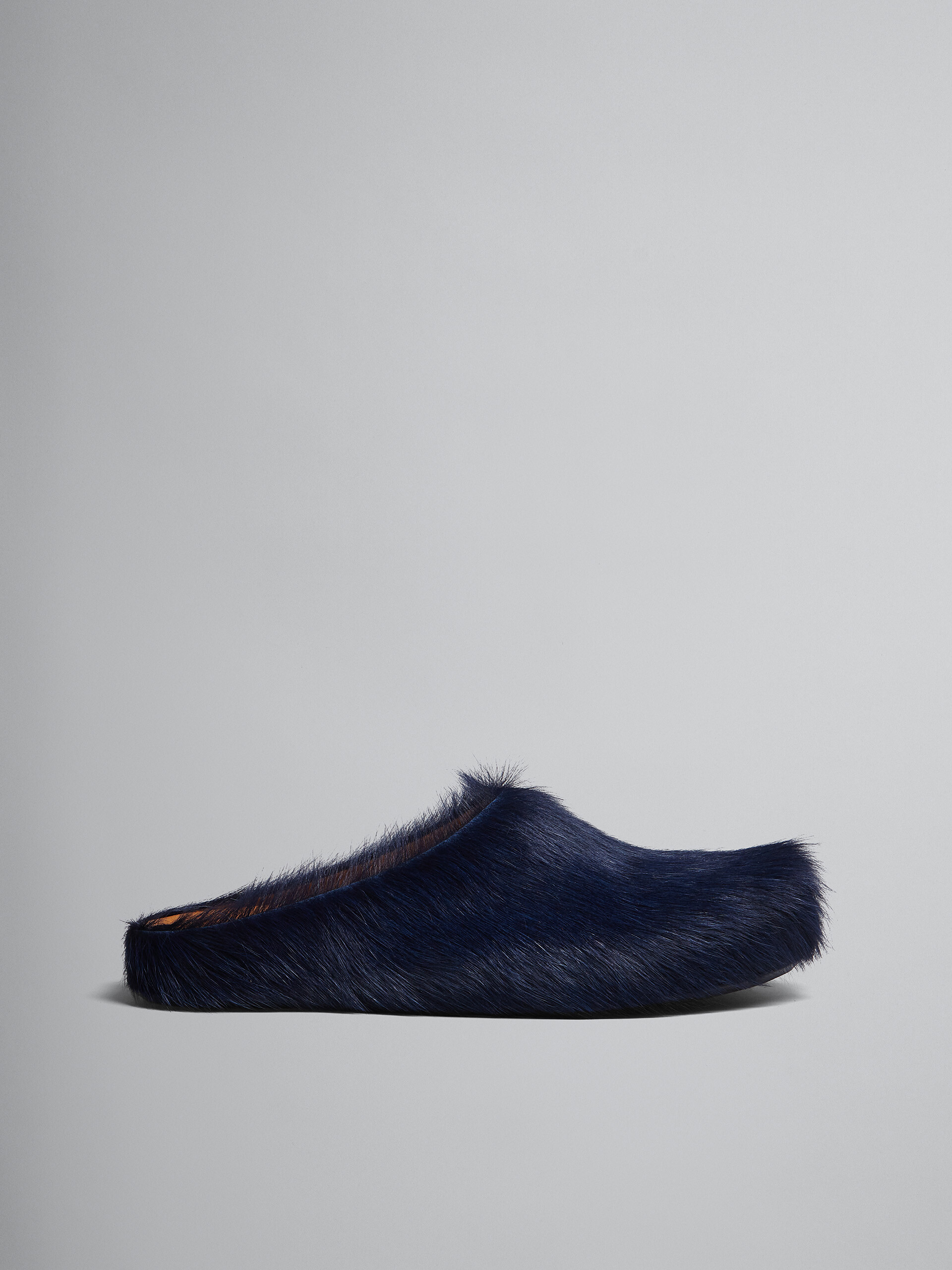 Blue long hair calfskin Fussbett sabot - Clogs - Image 1