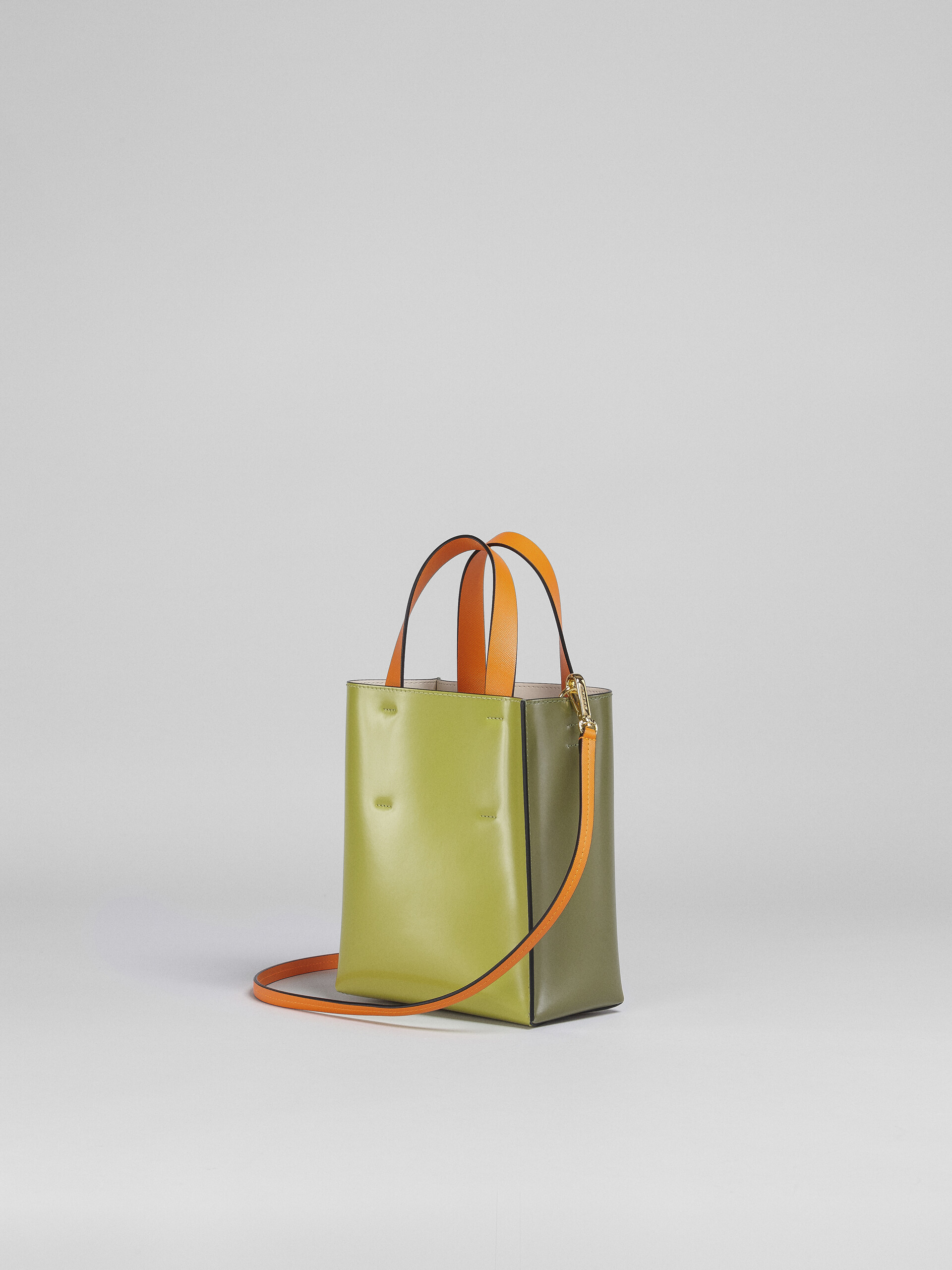 グリーン ライム オレンジのサフィアーノ＆ポリッシュドレザー製 MUSEOバッグ - ショッピングバッグ - Image 2