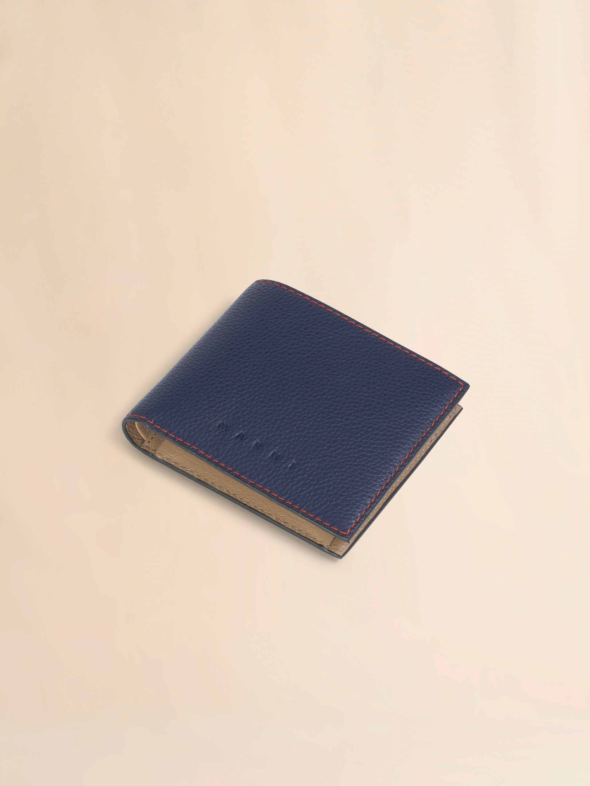 ブルー レザー製二つ折りウォレット、コントラストステッチ入り - 財布 - Image 4