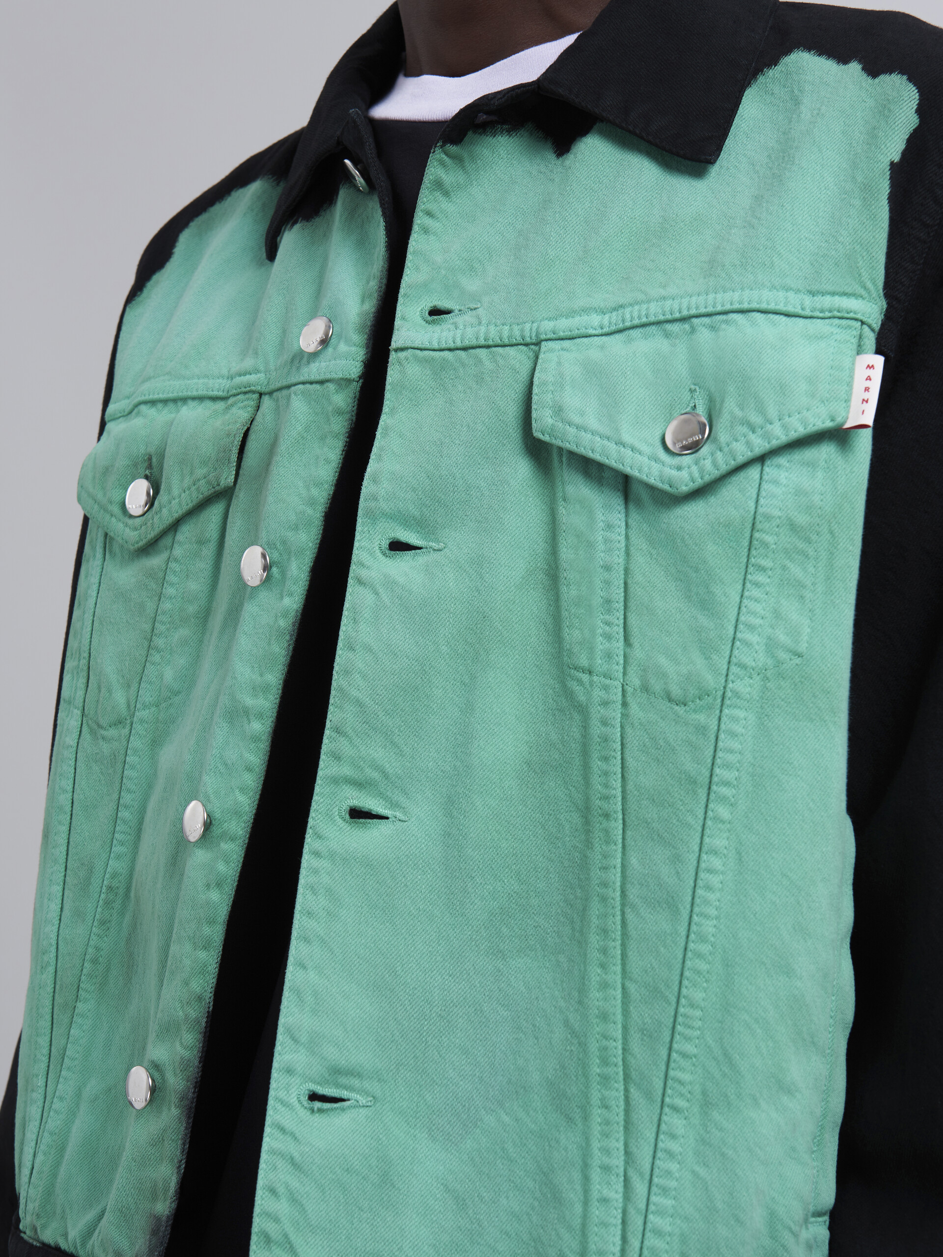 Doppelt gefärbte Jeansjacke - Jacken - Image 5