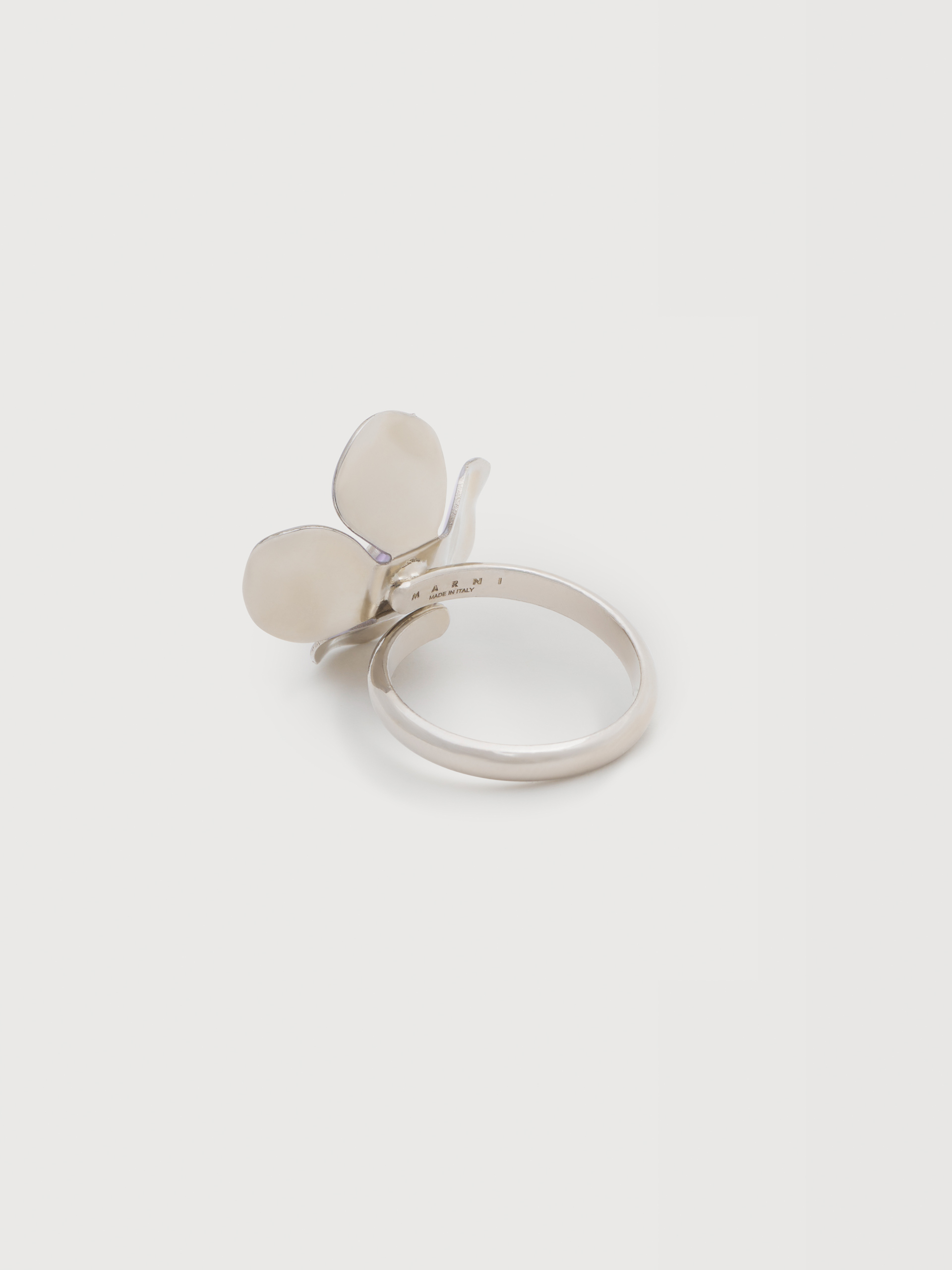 White enamel daisy ring - Rings - Image 3