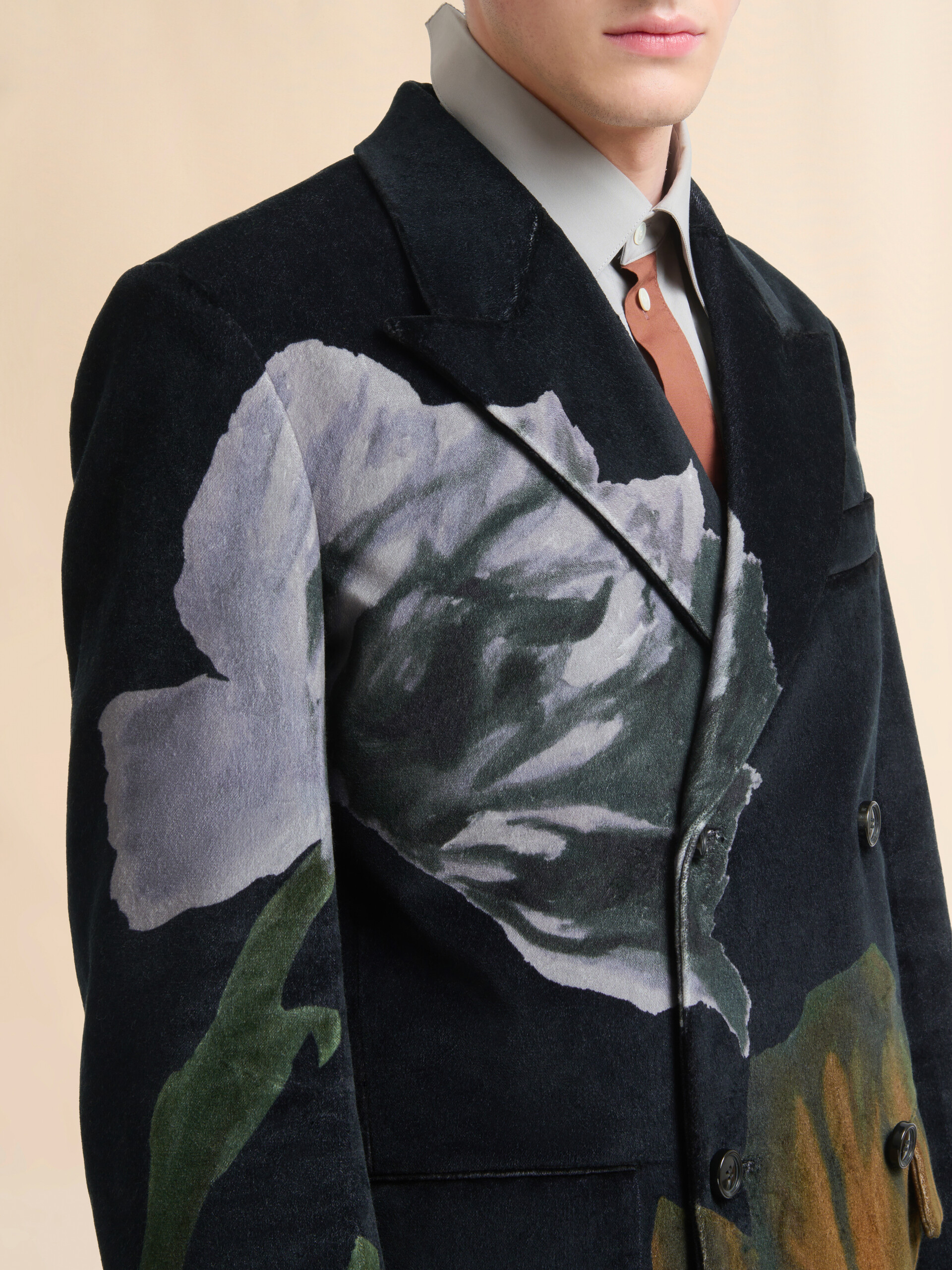 Black velvet blazer with tulip print - Jackets - Image 4