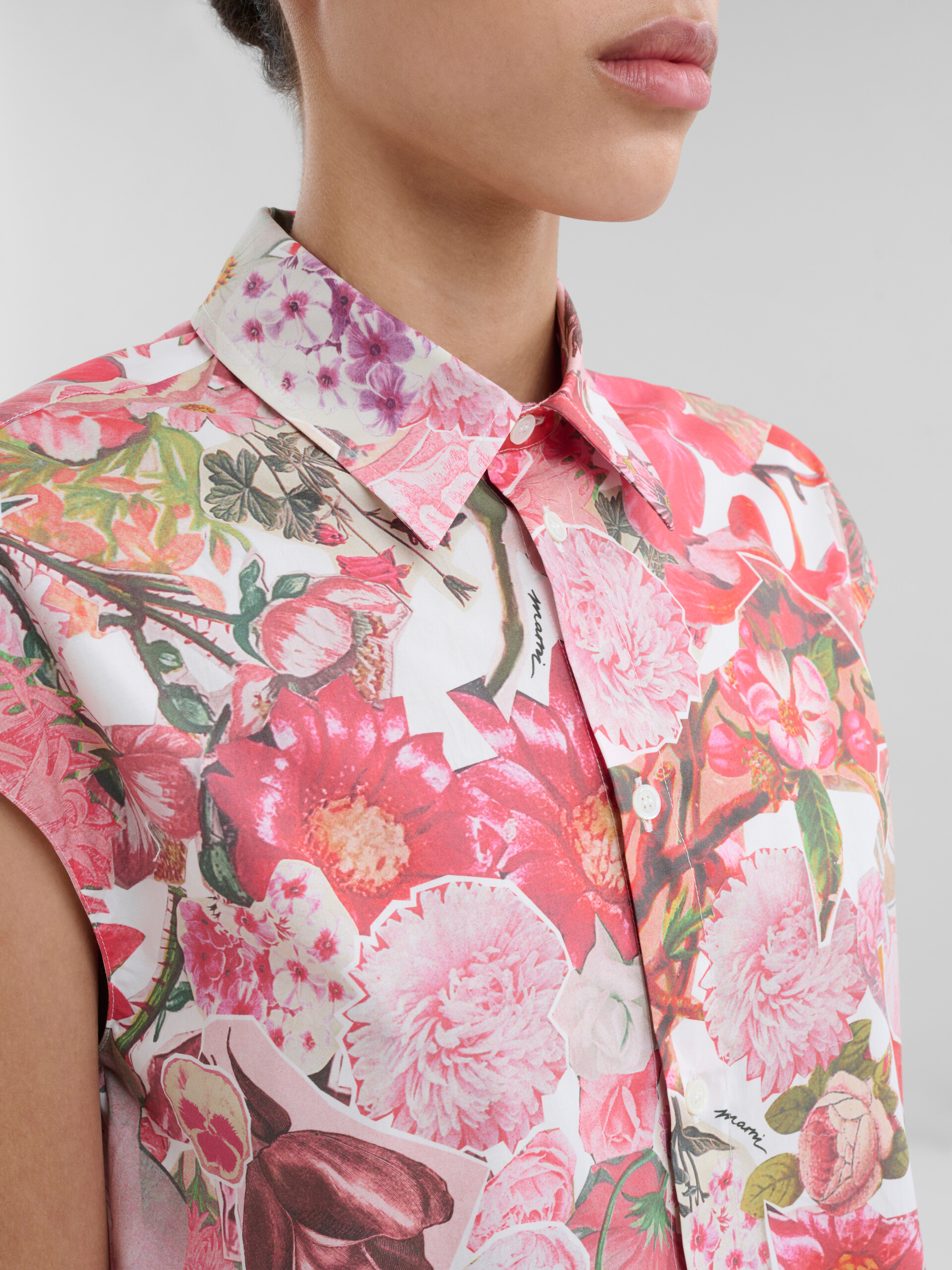 ピンク ポプリン製 ノースリーブシャツ、Reｑuiemプリント - シャツ - Image 4
