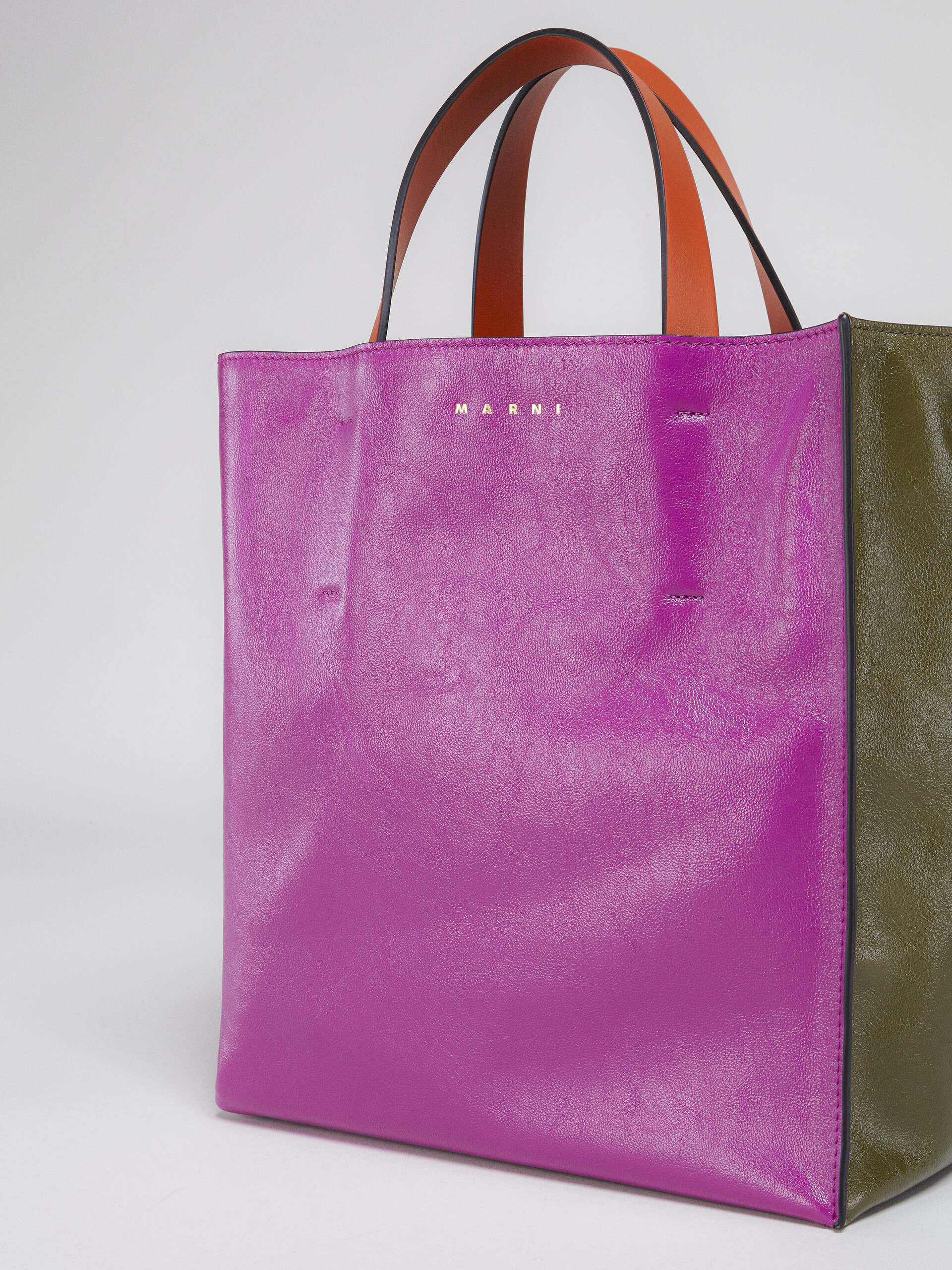MUSEO SOFT small bag in fuchsia and green leather - Shopping Bags - Image 4
