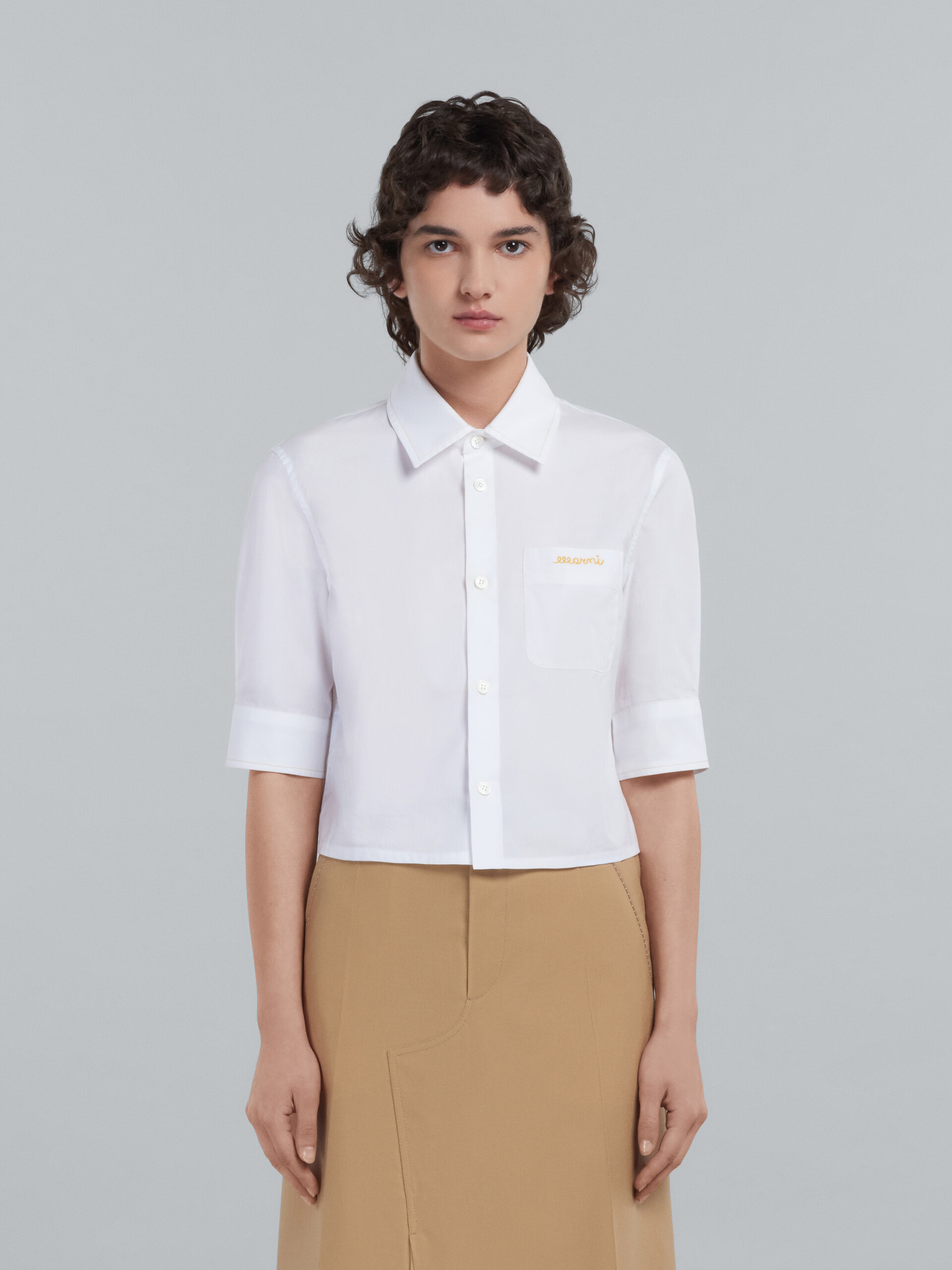 Cropped white poplin shirt with embroidered logo - Shirts - Image 2