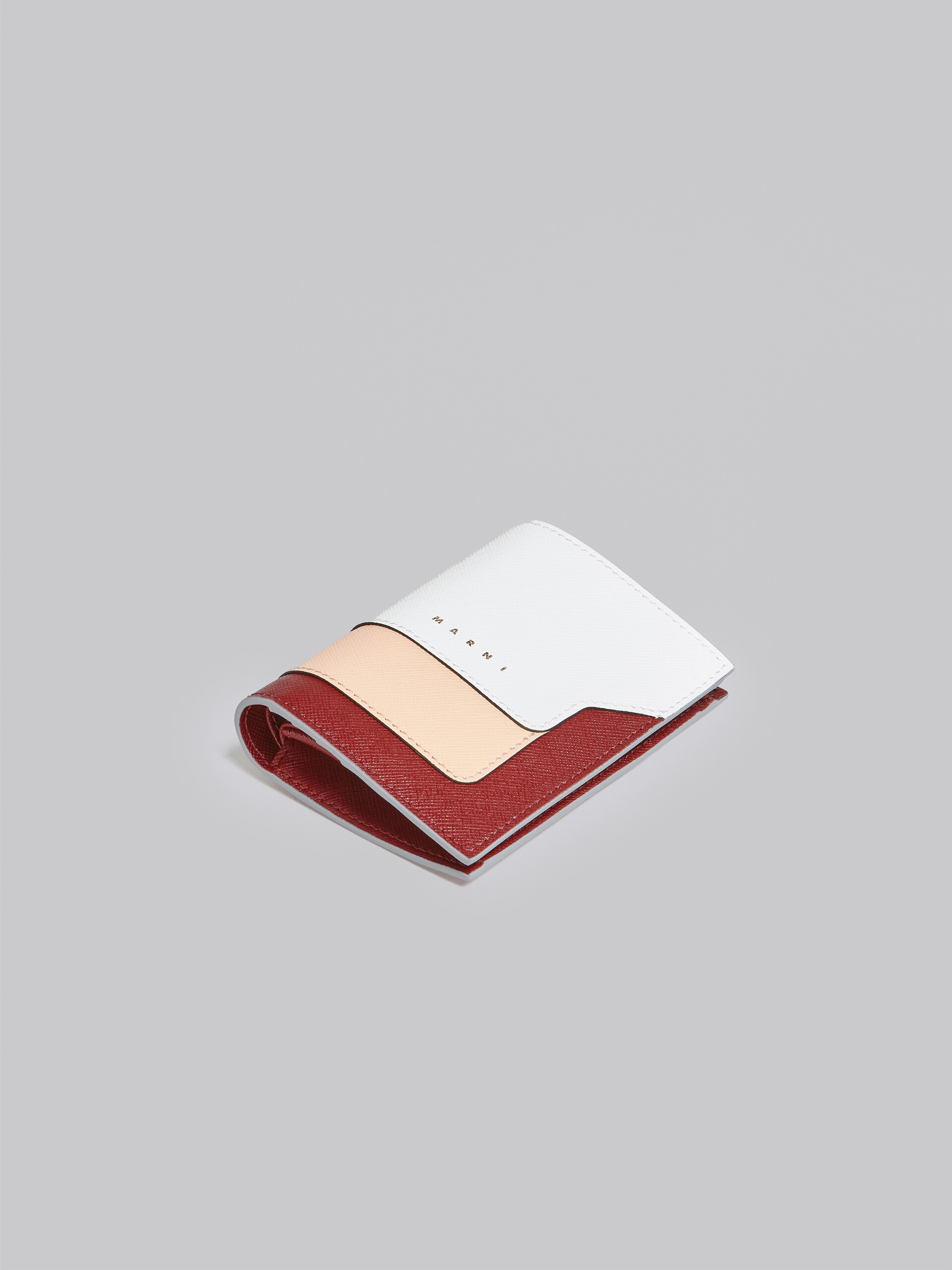 Portafoglio bi-fold in saffiano bianco rosa e rosso - Portafogli - Image 5