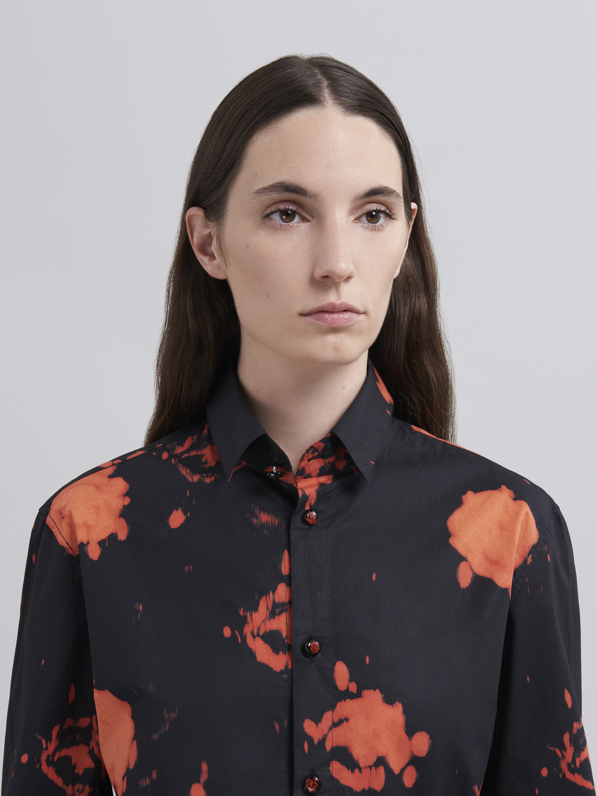 Faded Roses print poplin shirt with rounded hem - Shirts - Image 4