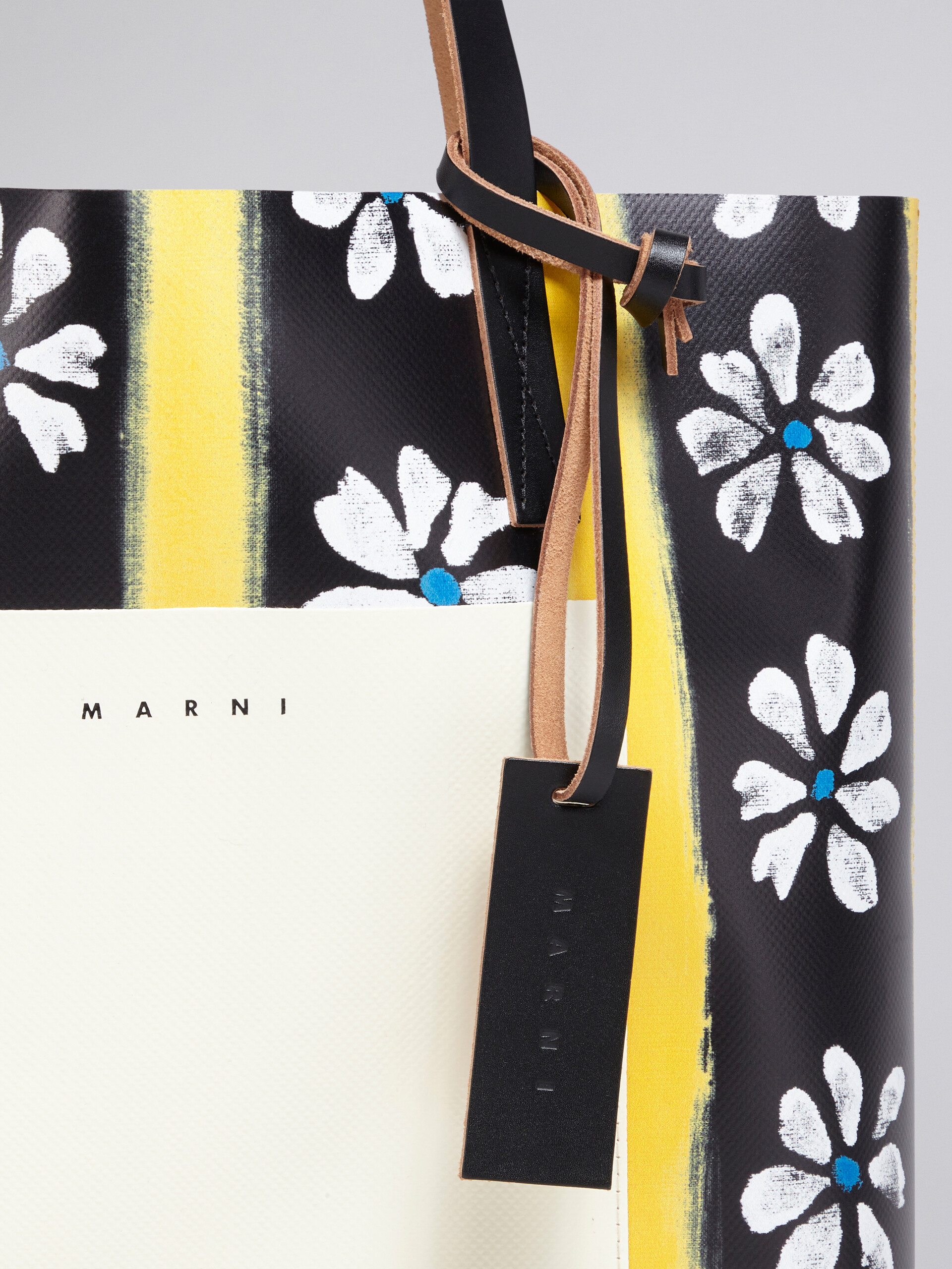 Black Daisy Lane print shopping bag - Shopping Bags - Image 5