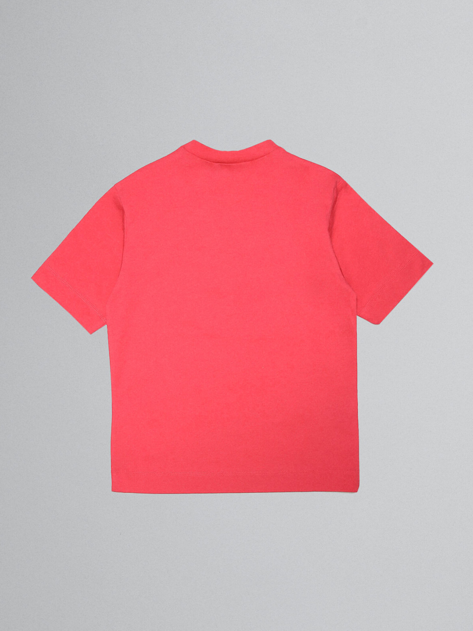 Red T-shirt with sequin "M" patch - T-shirts - Image 2