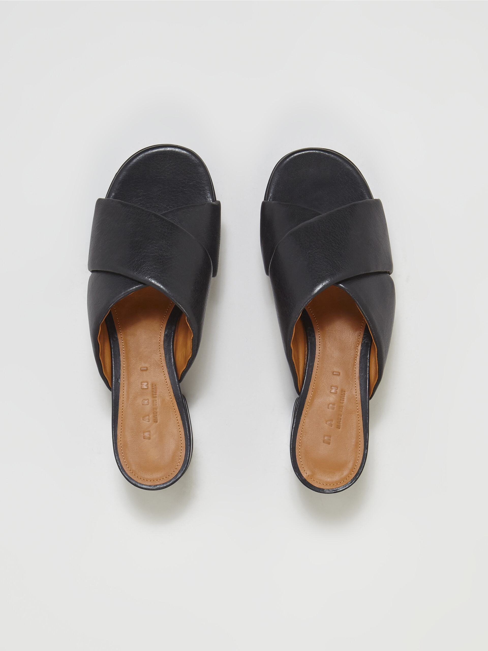 Black vegetable-tanned leather sandal - Sandals - Image 4