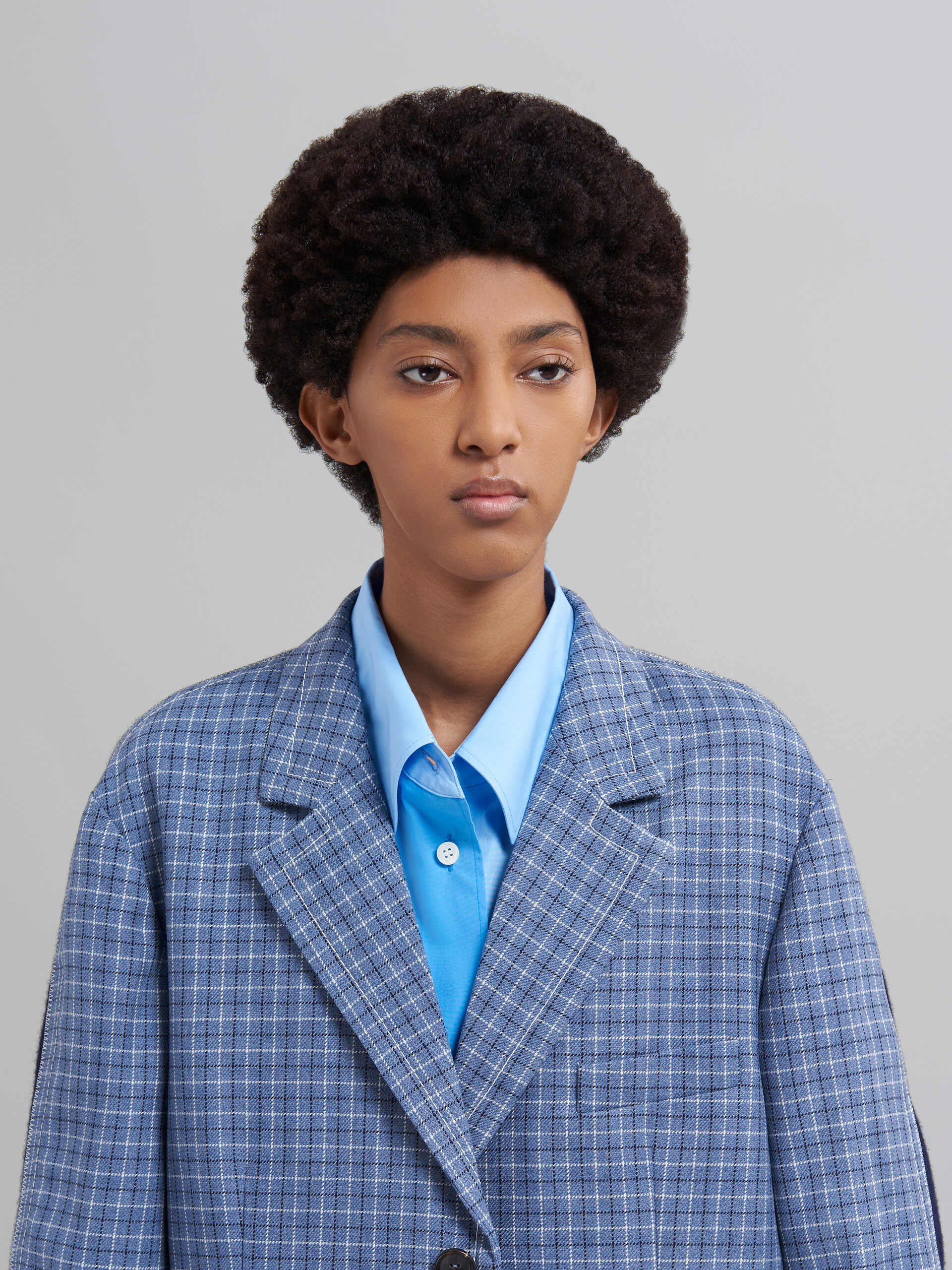Veste blazer en sergé de laine à carreaux avec inserts en tricot - Manteaux - Image 4