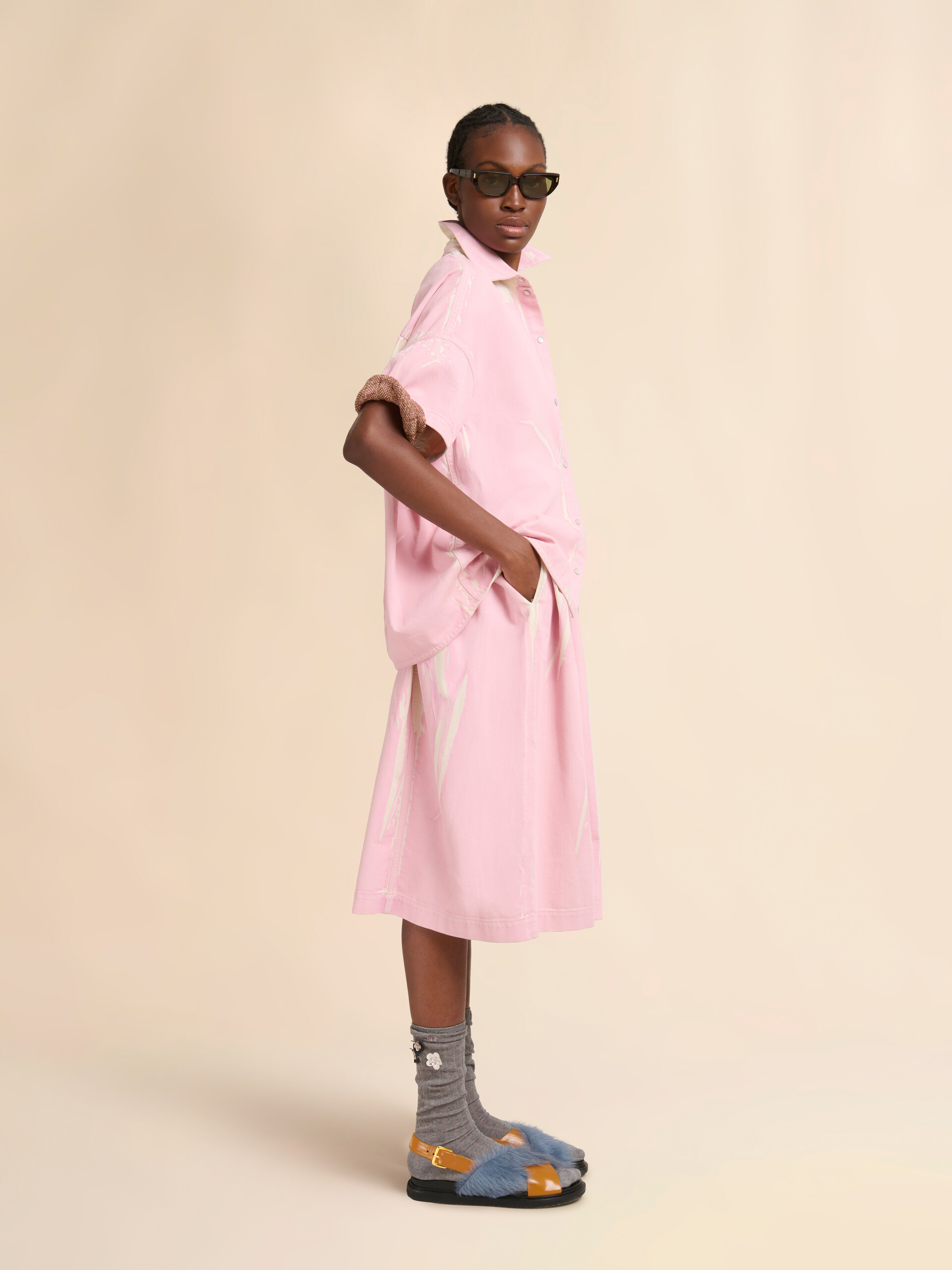 웨이비 패턴 디테일 브라운 리브드 리넨 스웨터 - 풀오버 - Image 5