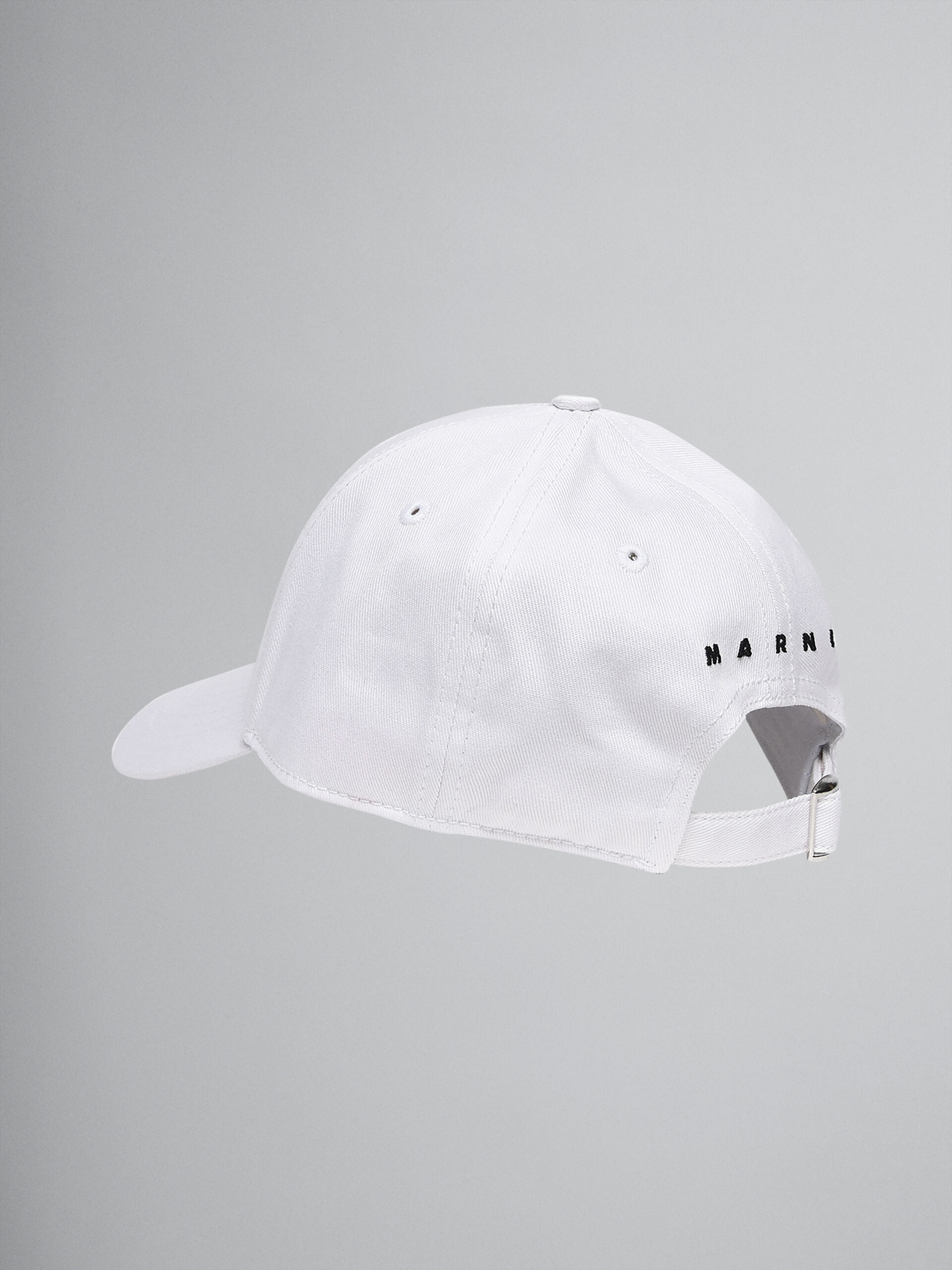 Cappello da baseball "M" in cotone bianco - Cappello - Image 2