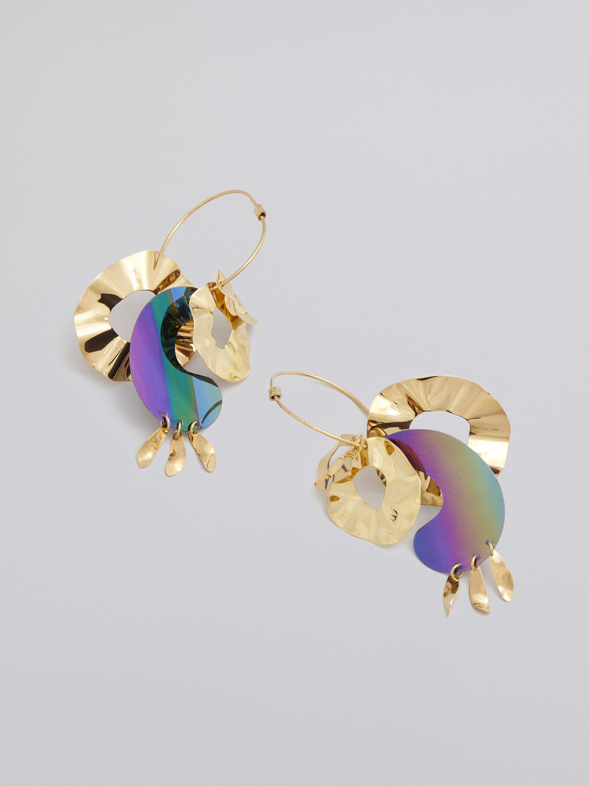 AIR earrings in brass with wavy disks - Earrings - Image 4