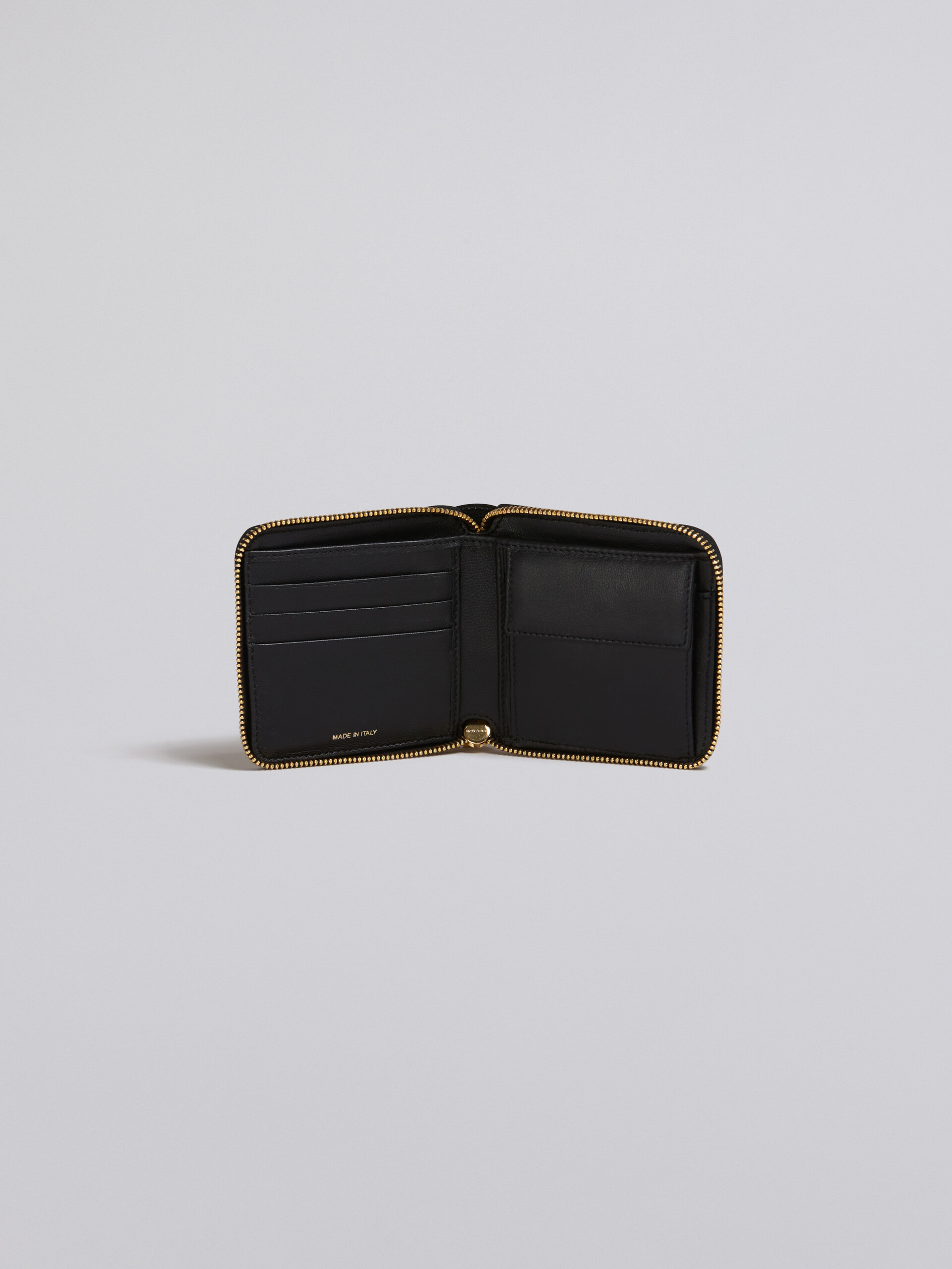 Portefeuille carré à zip sur trois côtés en cuir de veau saffiano monochrome - Portefeuilles - Image 2
