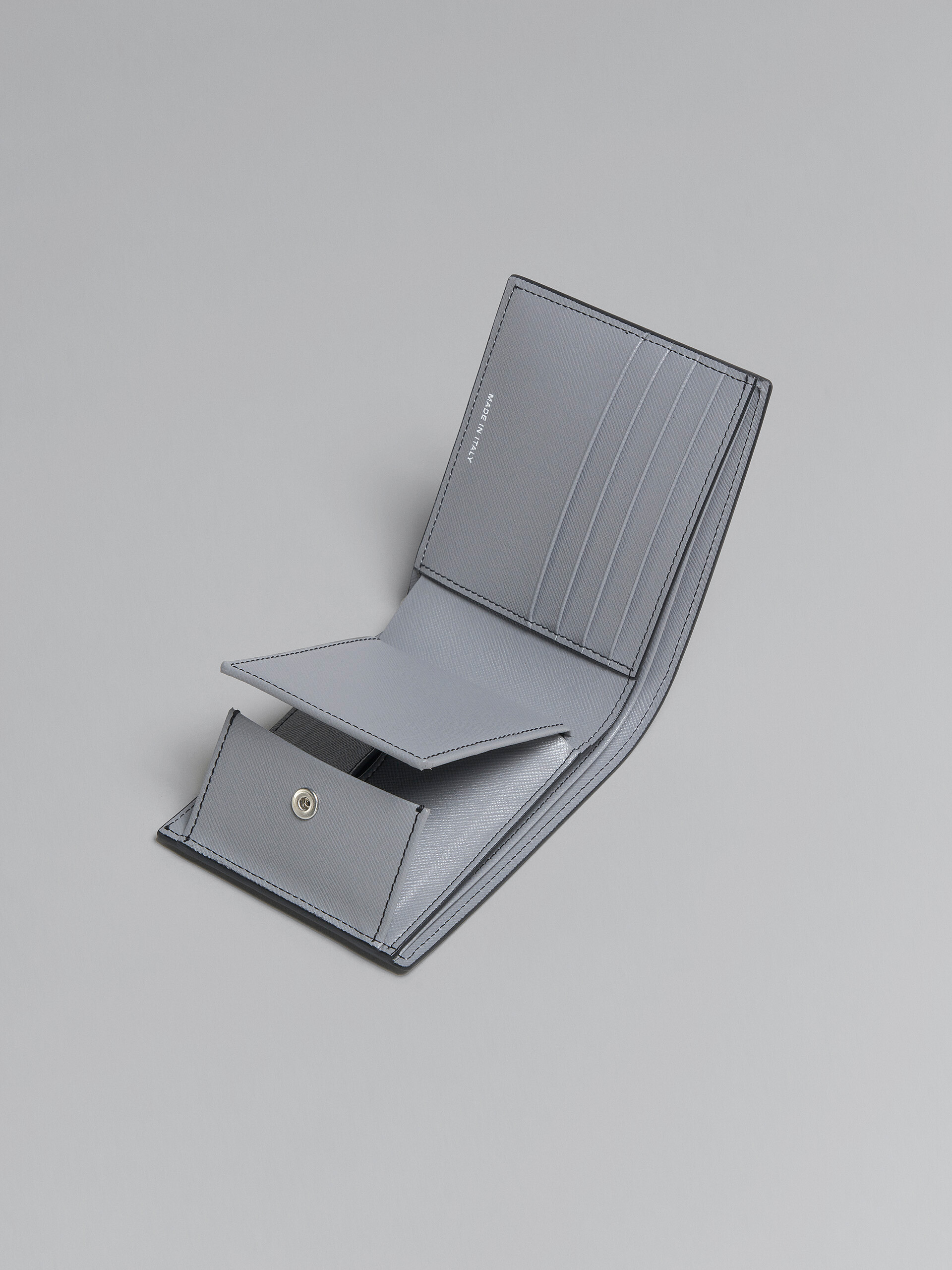 Portafoglio bi-fold in saffiano grigio e blu - Portafogli - Image 5