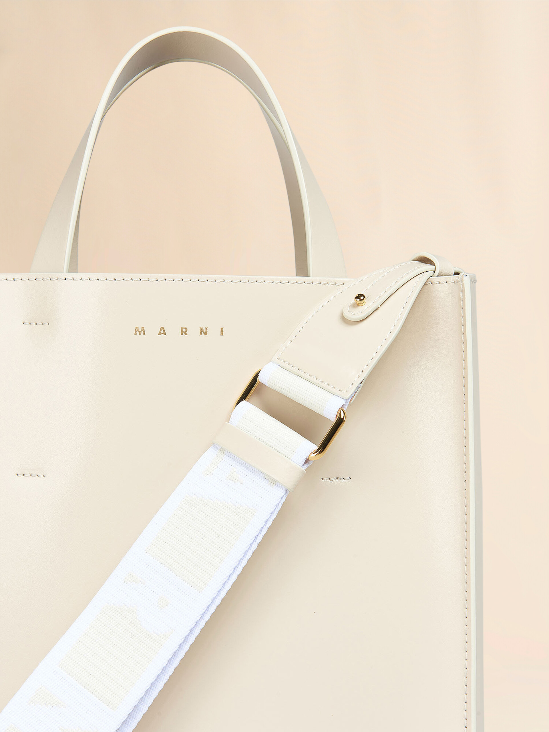 Kleine Tasche Museo aus cremefarbenem Leder | Marni 