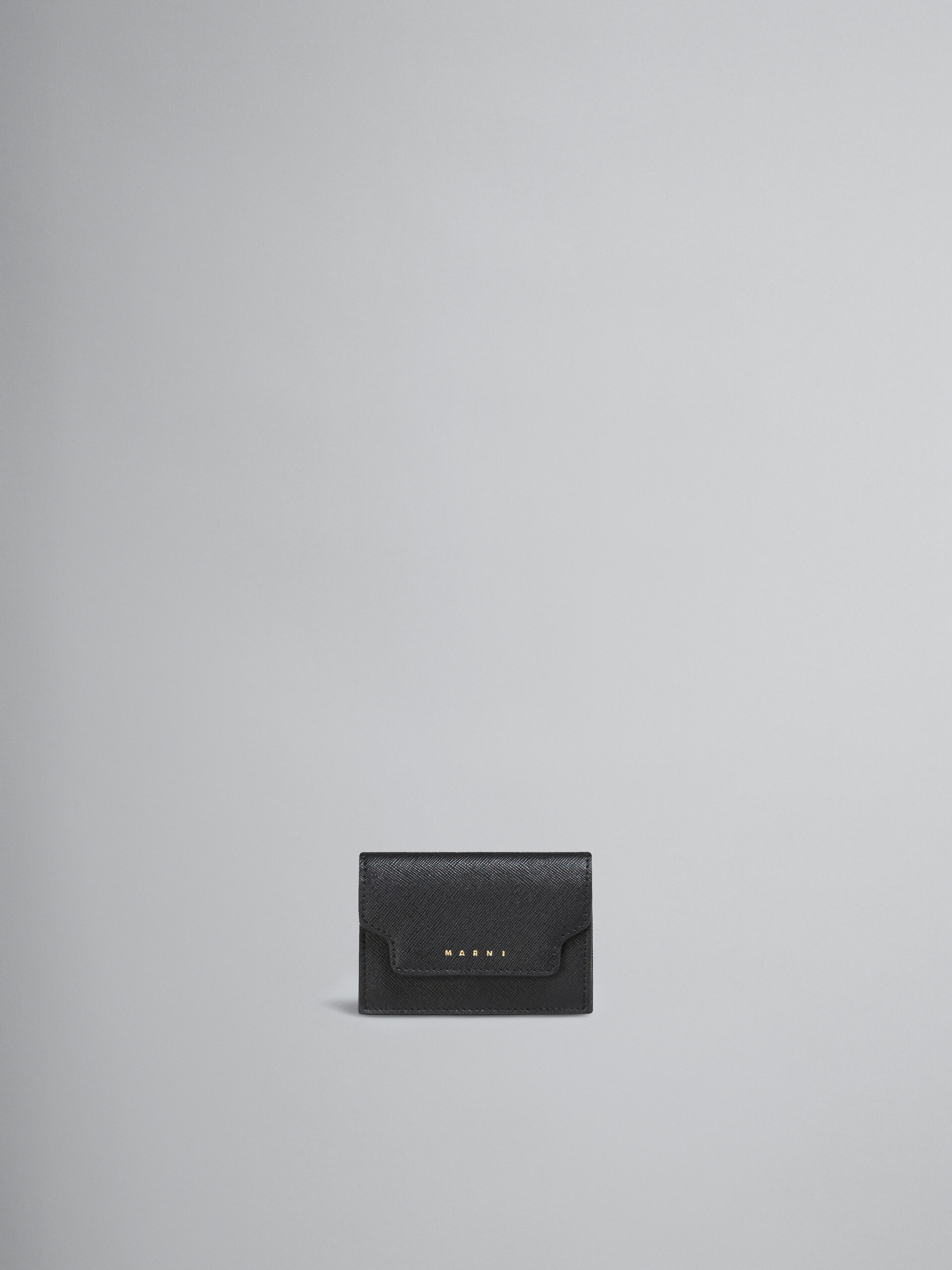 サフィアーノレザー ブラック 三つ折りウォレット - 財布 - Image 1