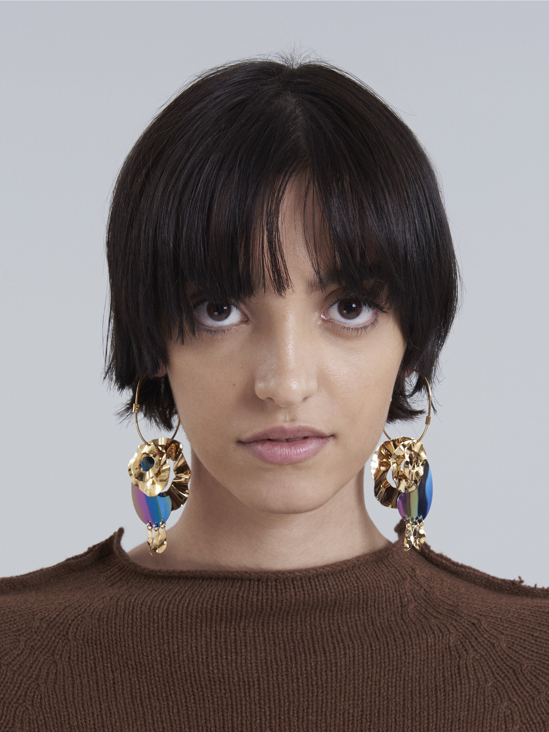 AIR earrings in brass with wavy disks - Earrings - Image 2