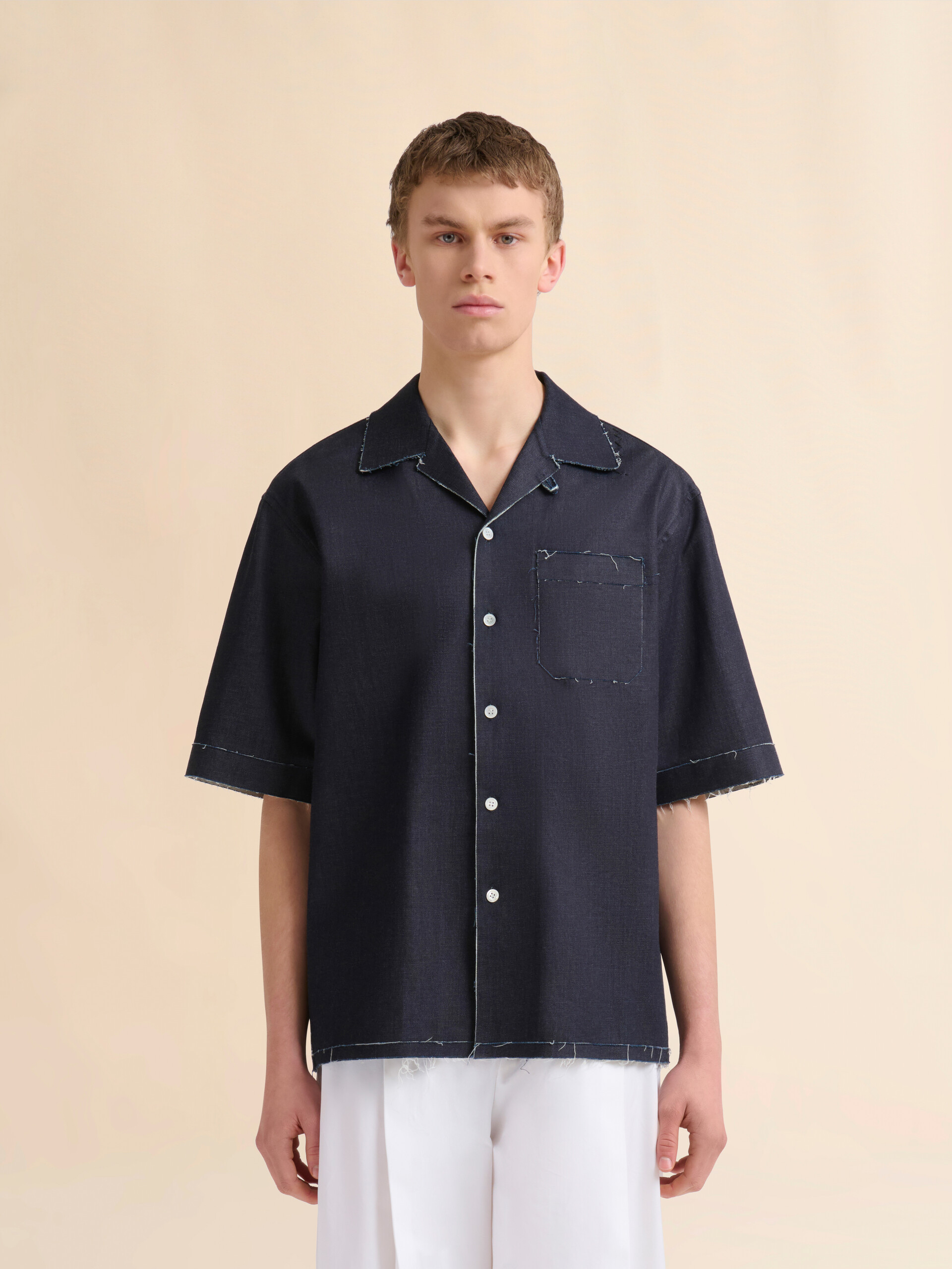 Dunkelblaues Trompe-l'oeil-Hemd aus Stretch-Denim - Hemden - Image 2