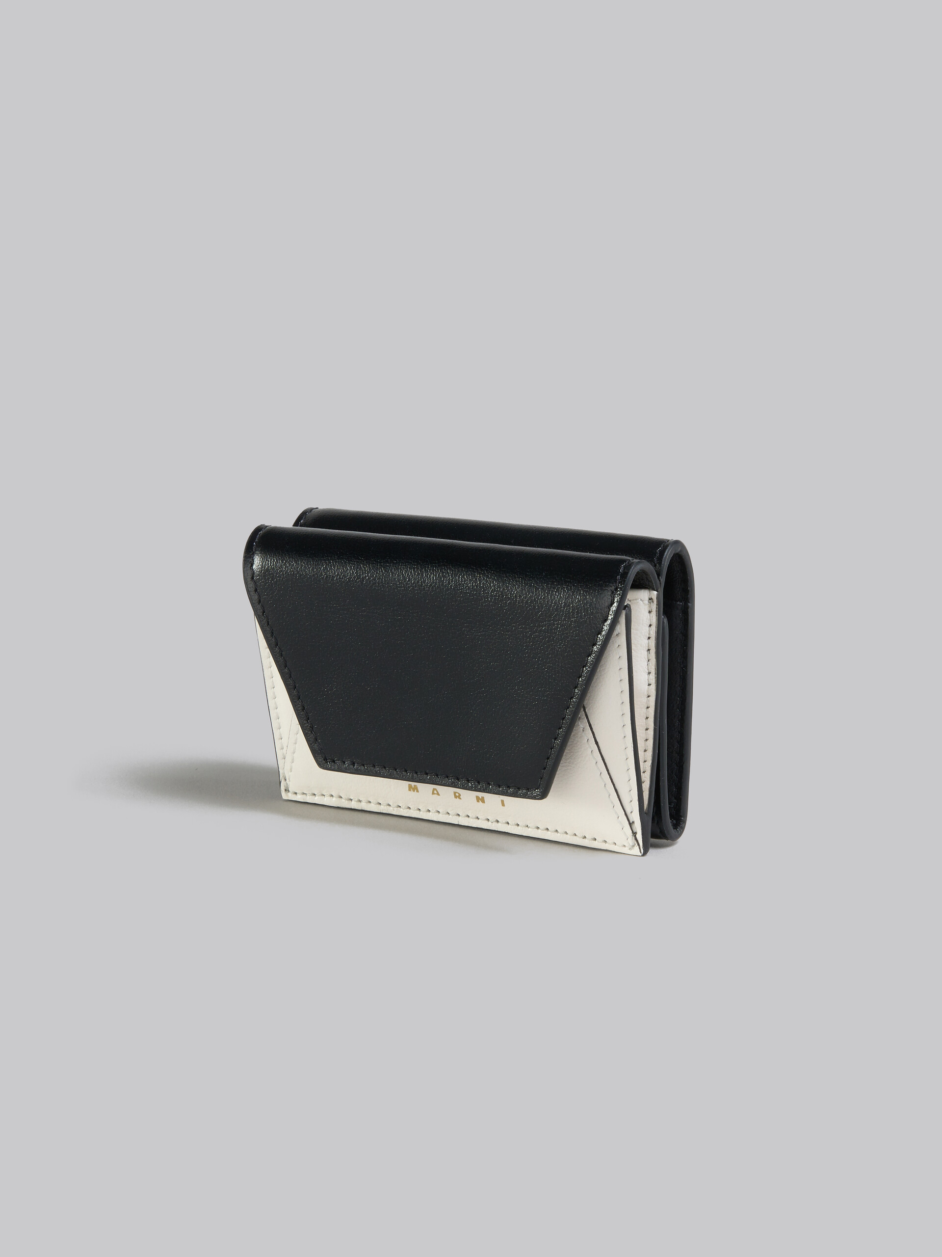 グレー、ブラックレザー製三つ折りウォレット - 財布 - Image 4