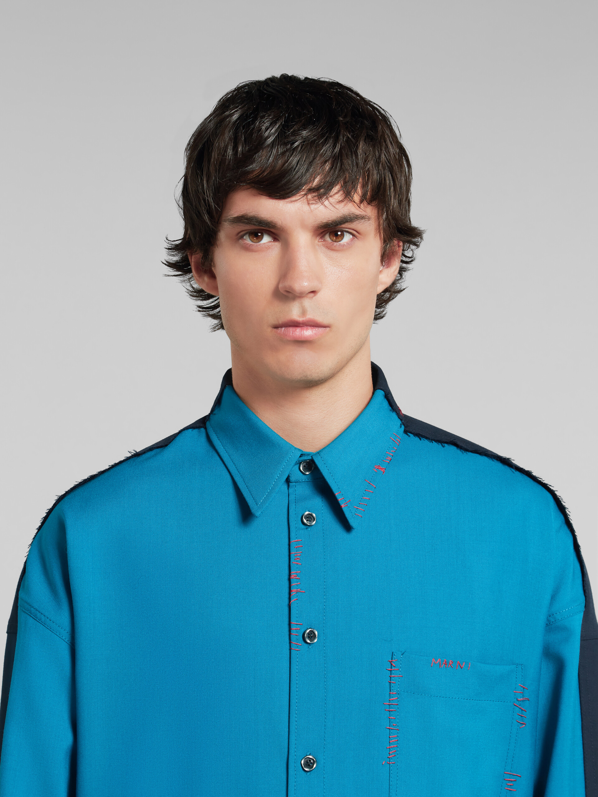블루 트로피컬 울 셔츠, 대비를 이루는 뒷면 - 셔츠 - Image 4