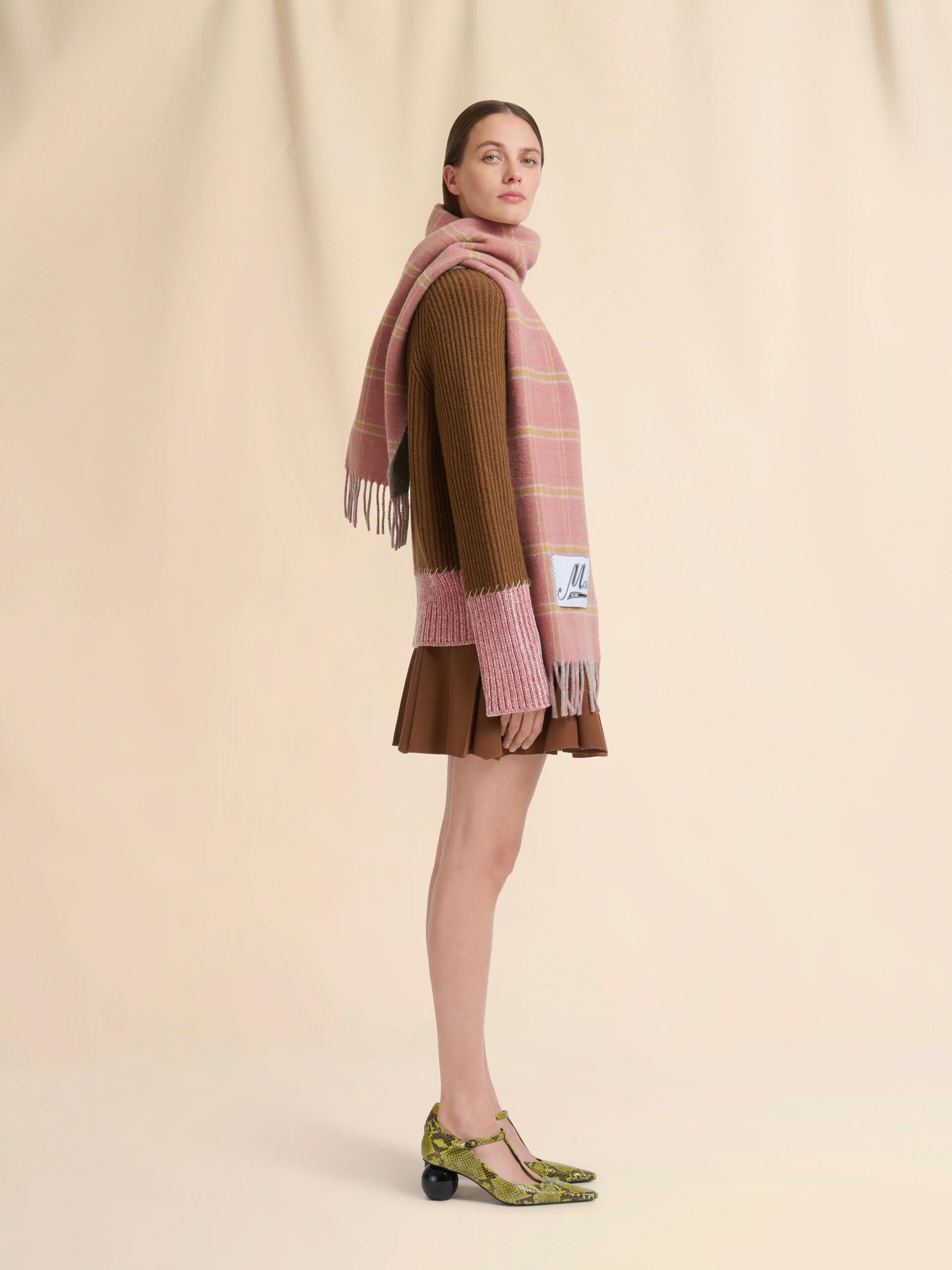 Pink wool-blend scarf with checked pattern - Scarves - Image 2