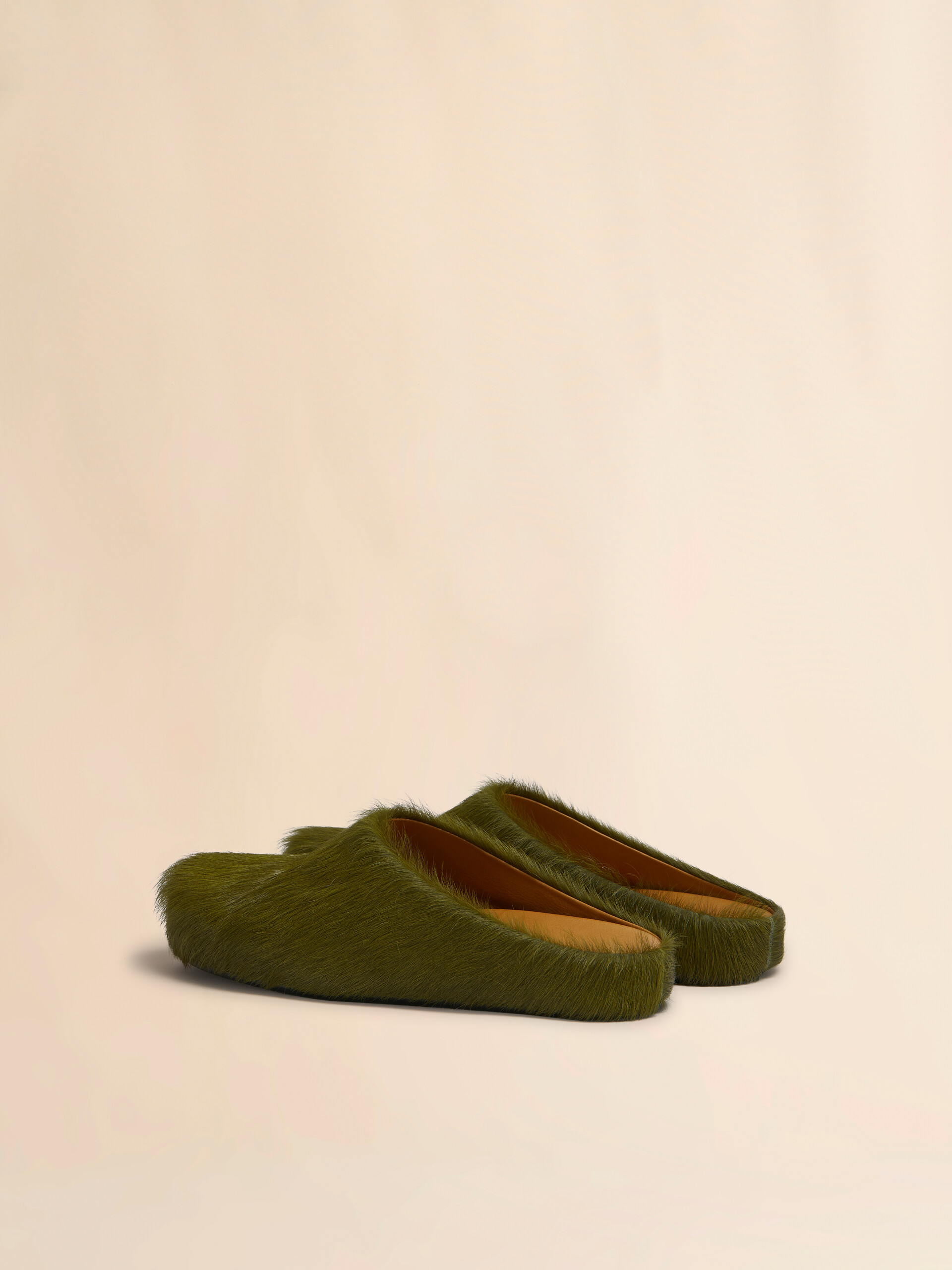 Mocassins ouverts sensation pieds nus en cuir de veau bleu - Sabots - Image 3