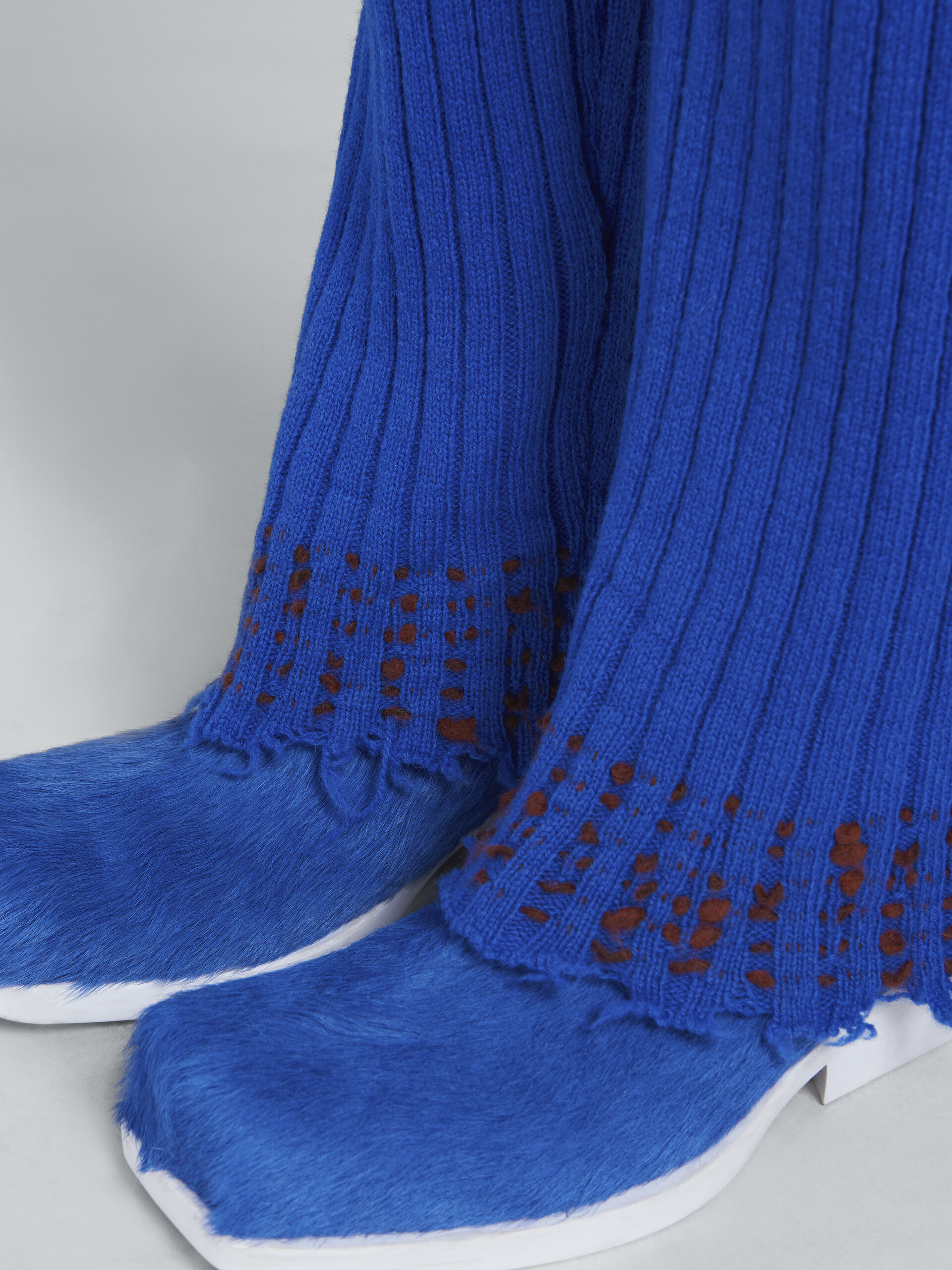 Blue wool knit sweater - Pants - Image 4