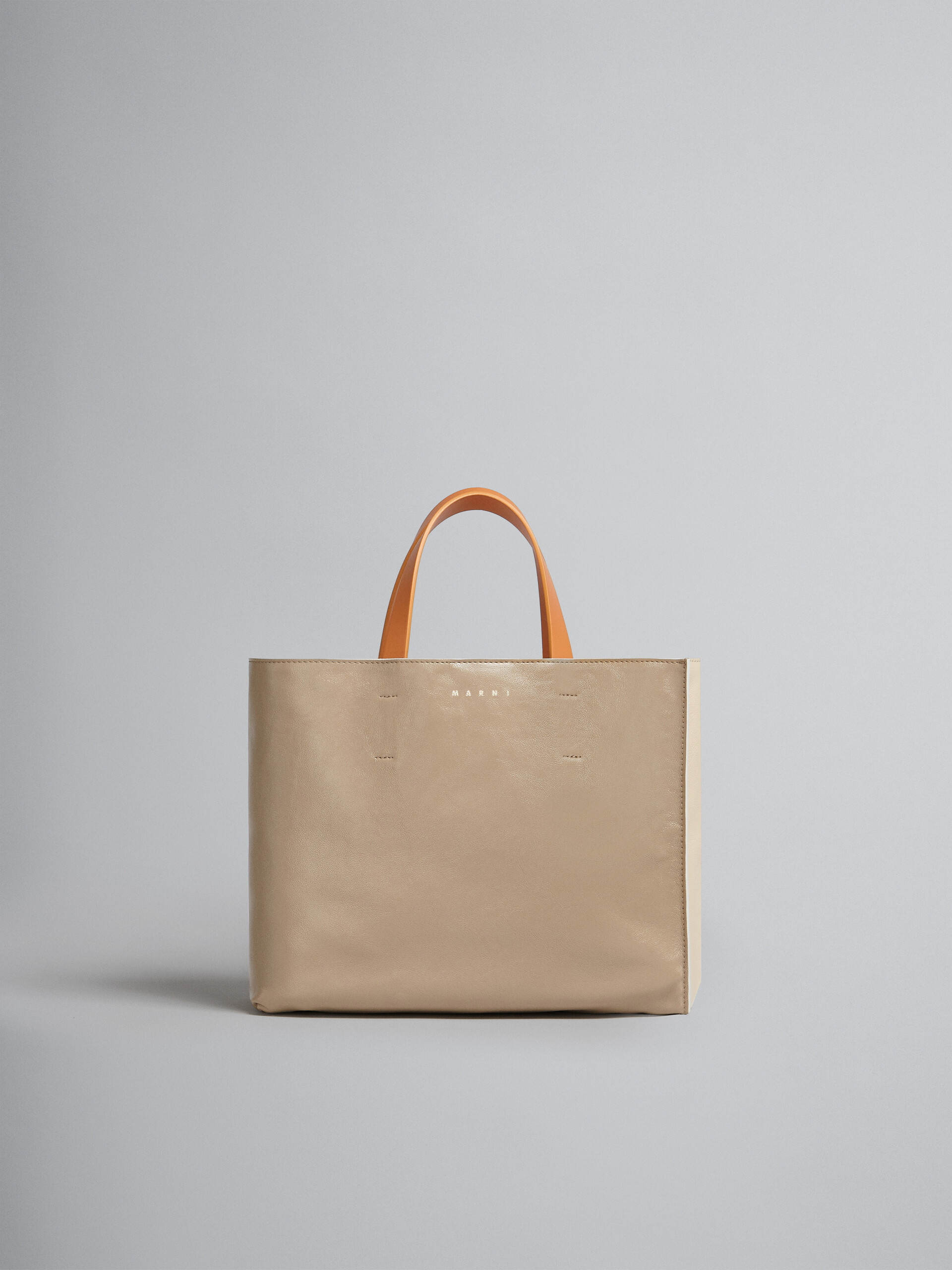 Museo Soft Bag E/W in pelle grigio-verde e beige - Borse shopping - Image 1