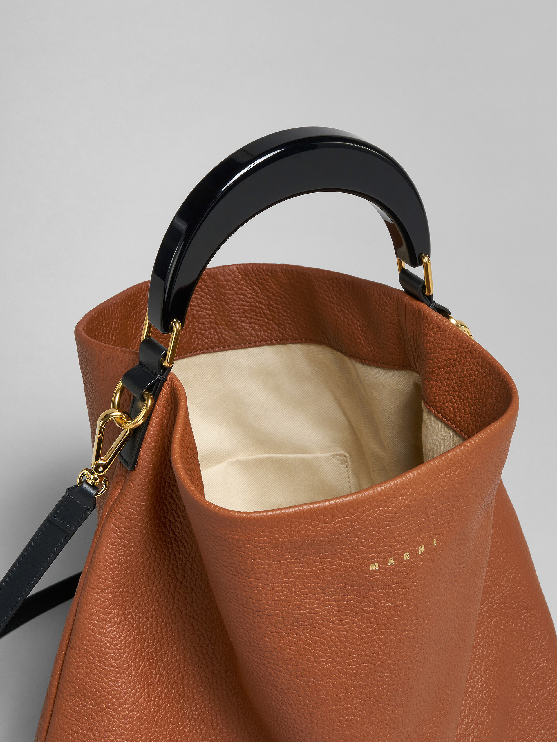 Venice medium bag in brown leather - Shoulder Bag - Image 4