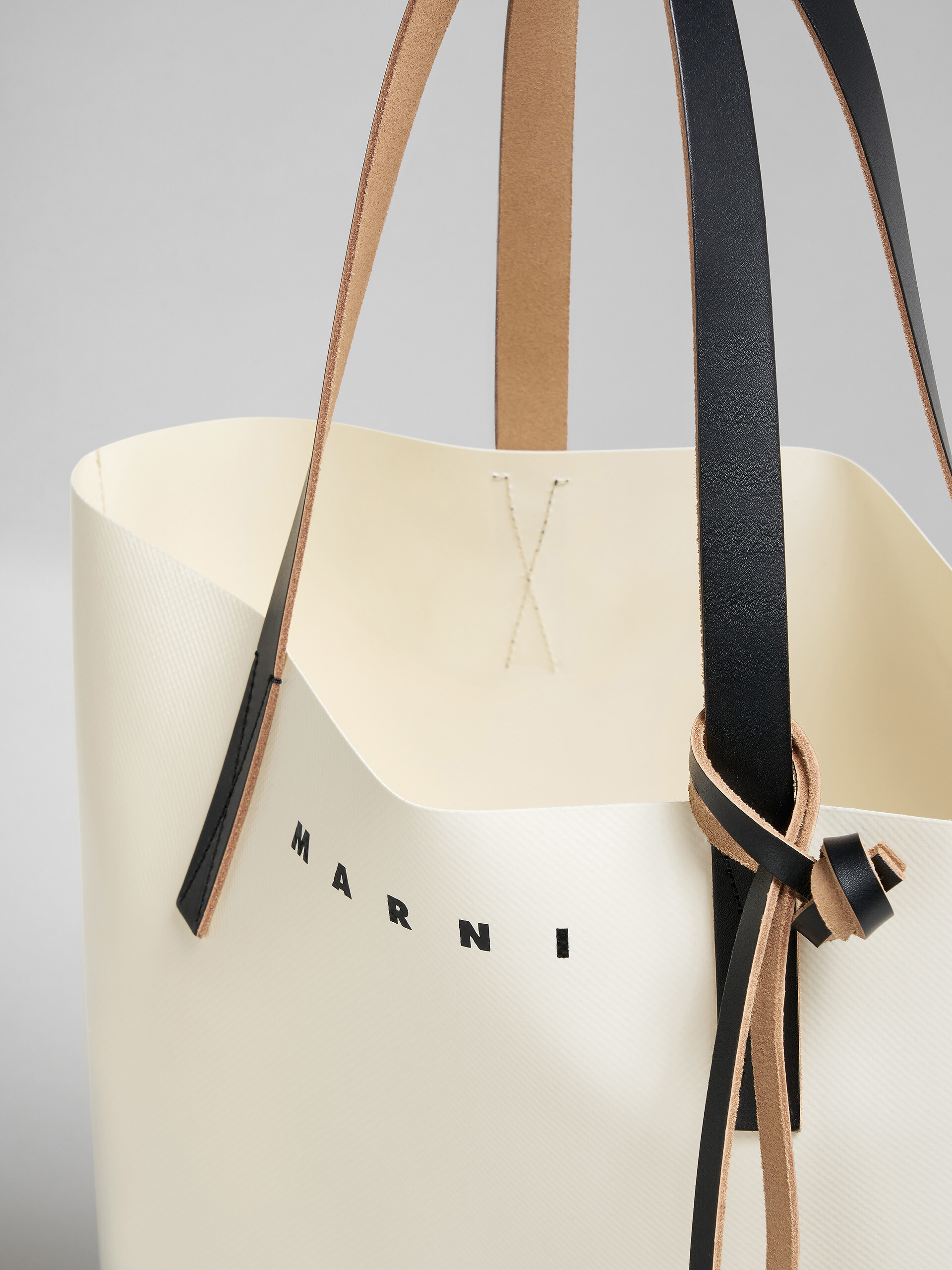 ブラック&ホワイト ショッピングバッグ | Marni