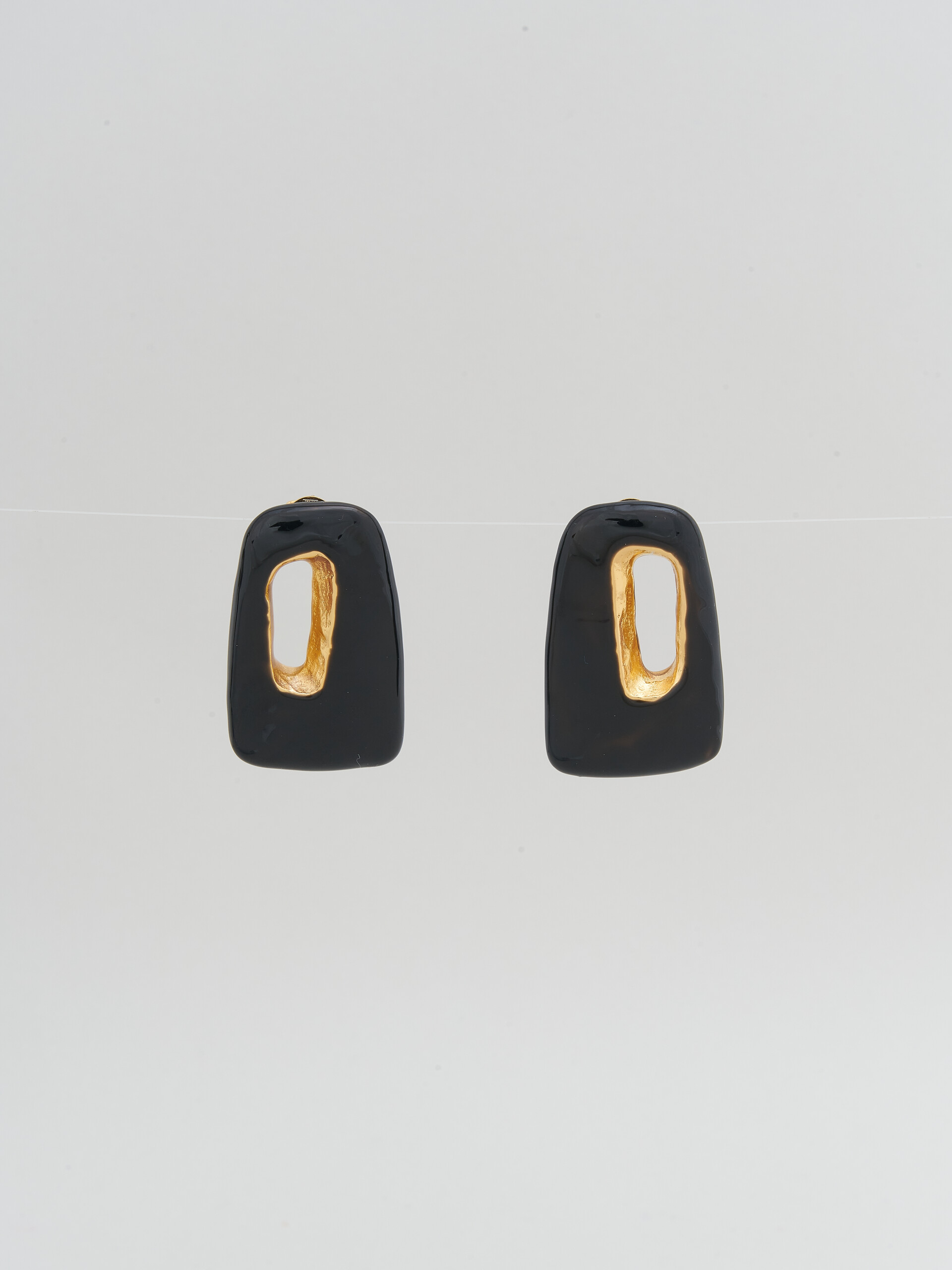 Boucles d'oreilles TRAPEZE en métal léger recouvert d'émail transparent - Boucles d’oreilles - Image 1