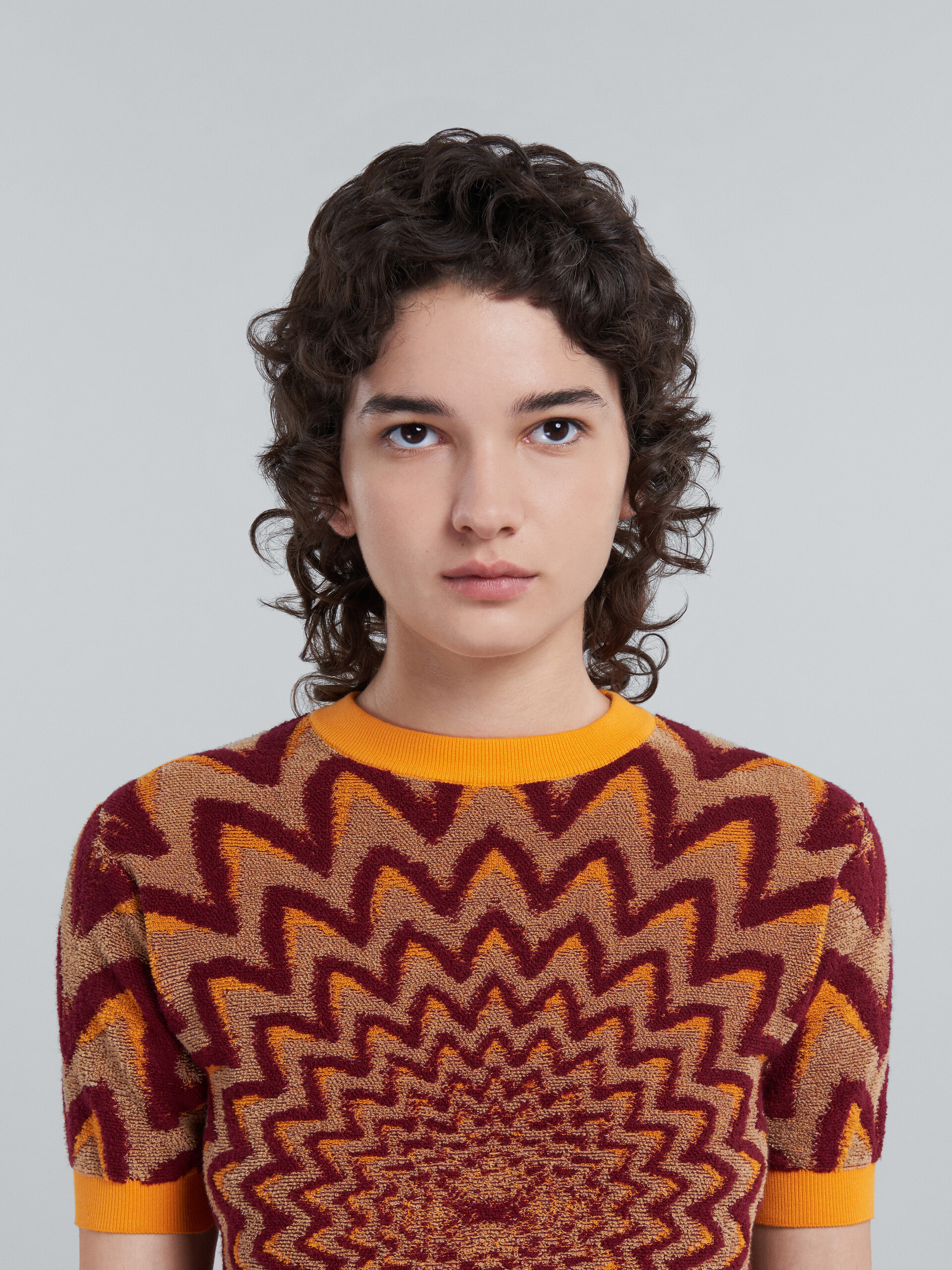 Orange-tone sweater with optical motif - Pullovers - Image 4