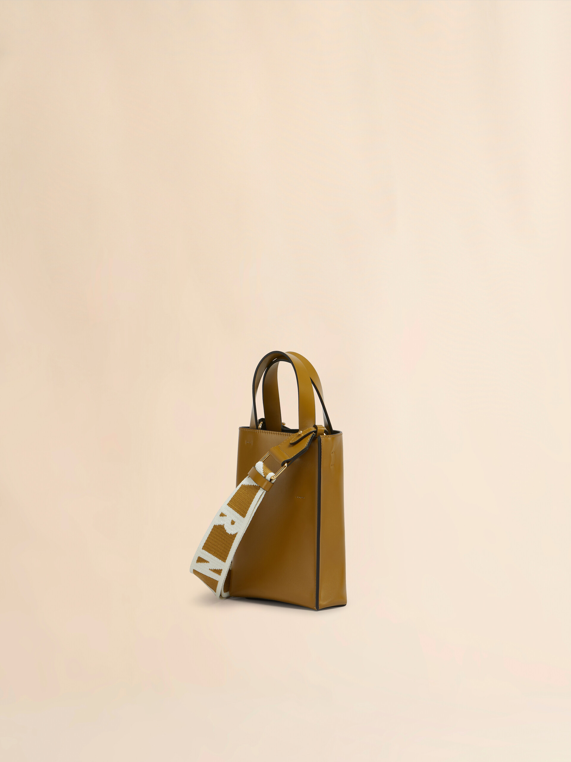 Nano-Tasche MUSEO aus hellblauem Leder - Shopper - Image 2