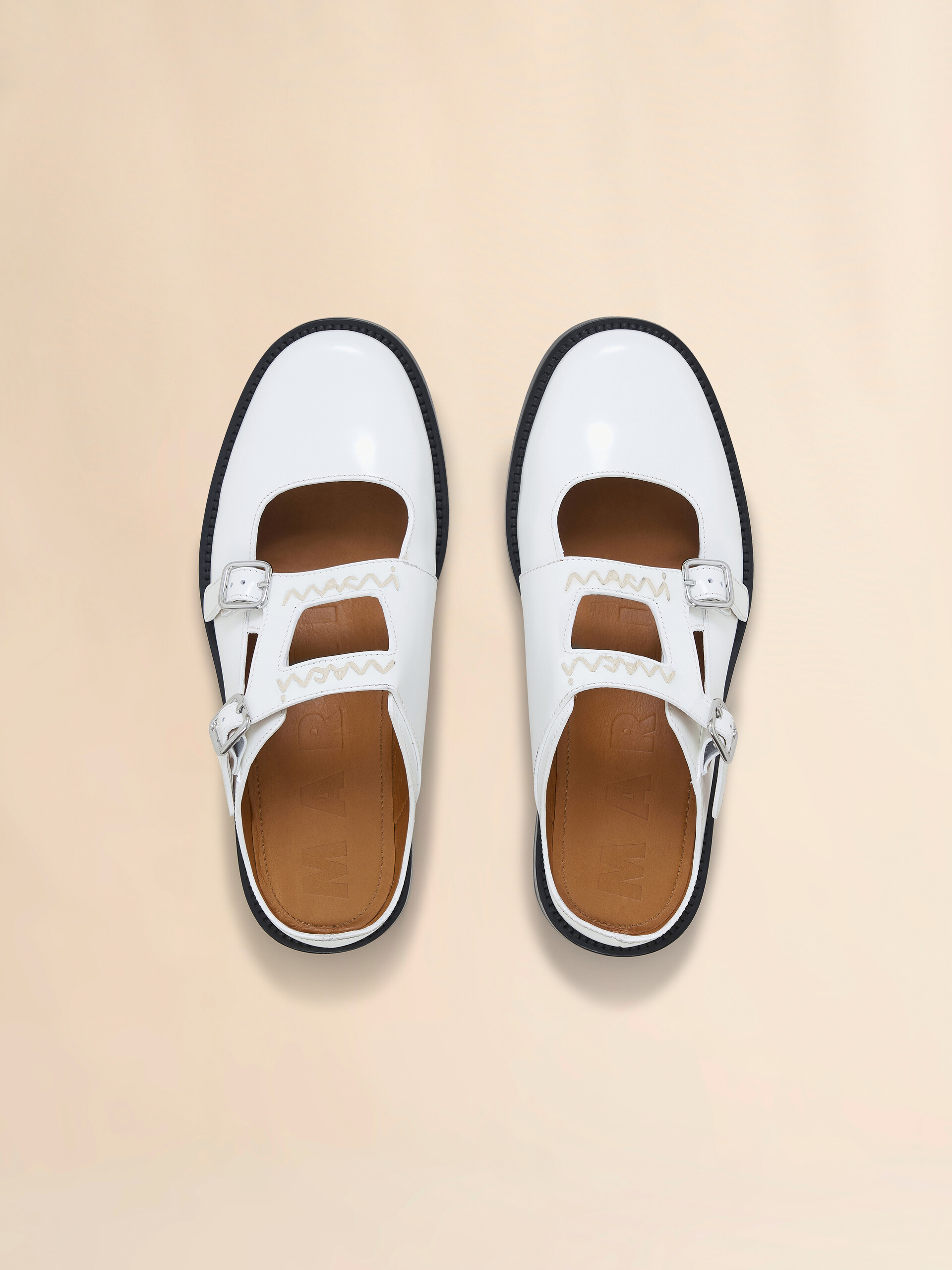 Mocasín zueco Bambi 3.0 de piel negra con doble hebilla - Sandalias - Image 4