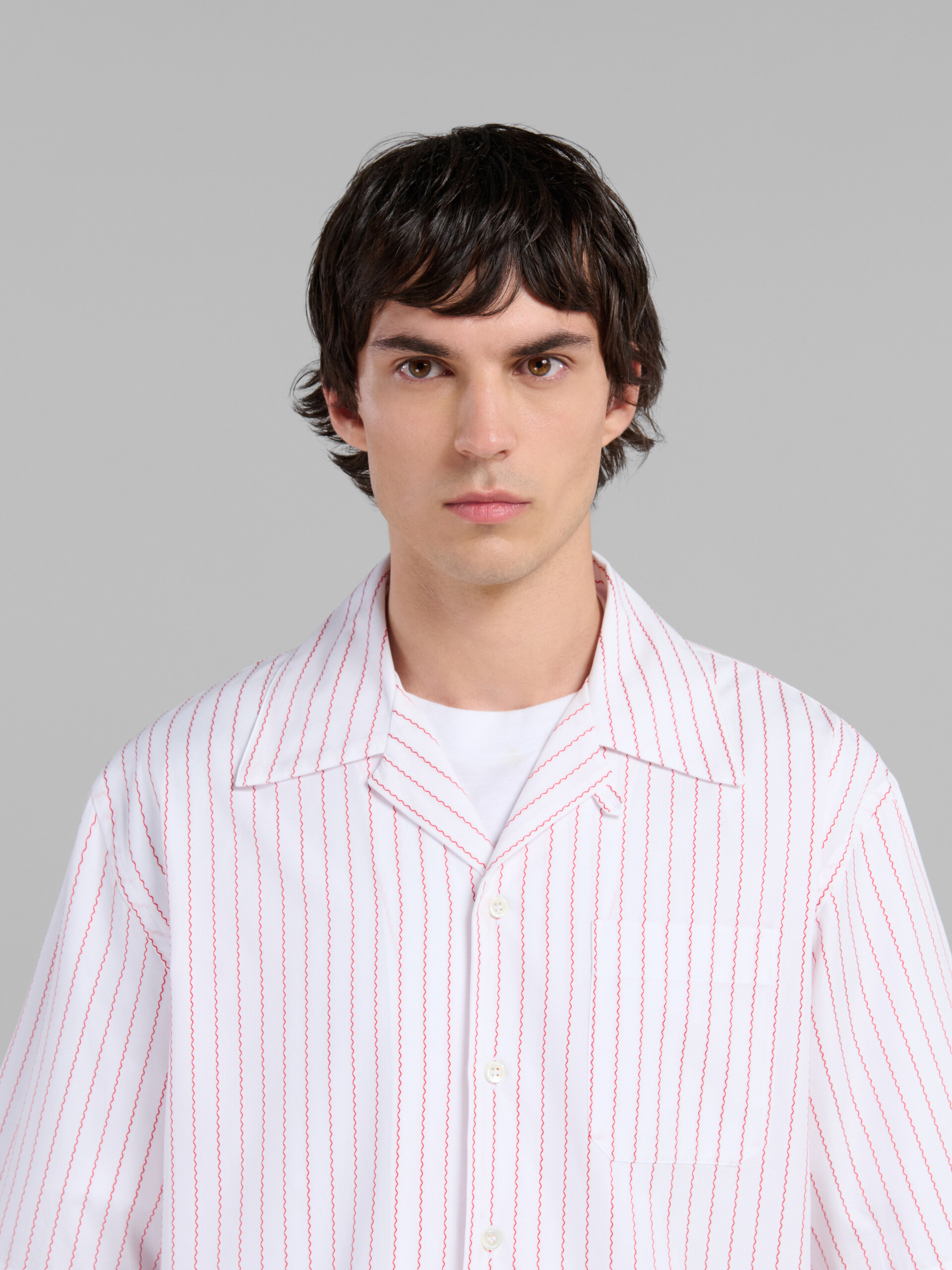 White poplin bowling shirt with wavy 3D stripes - Shirts - Image 4