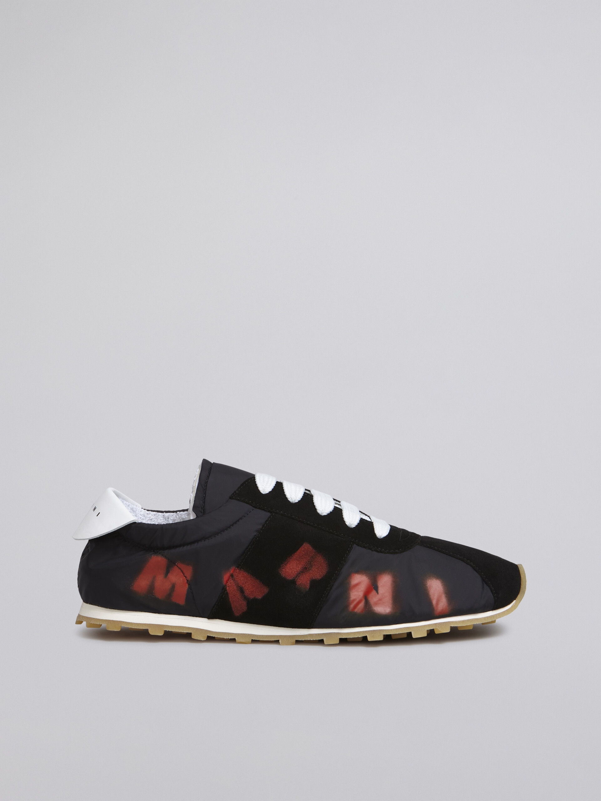 Sneaker in poliammide nero con logo Marni aerografato - Sneakers - Image 1