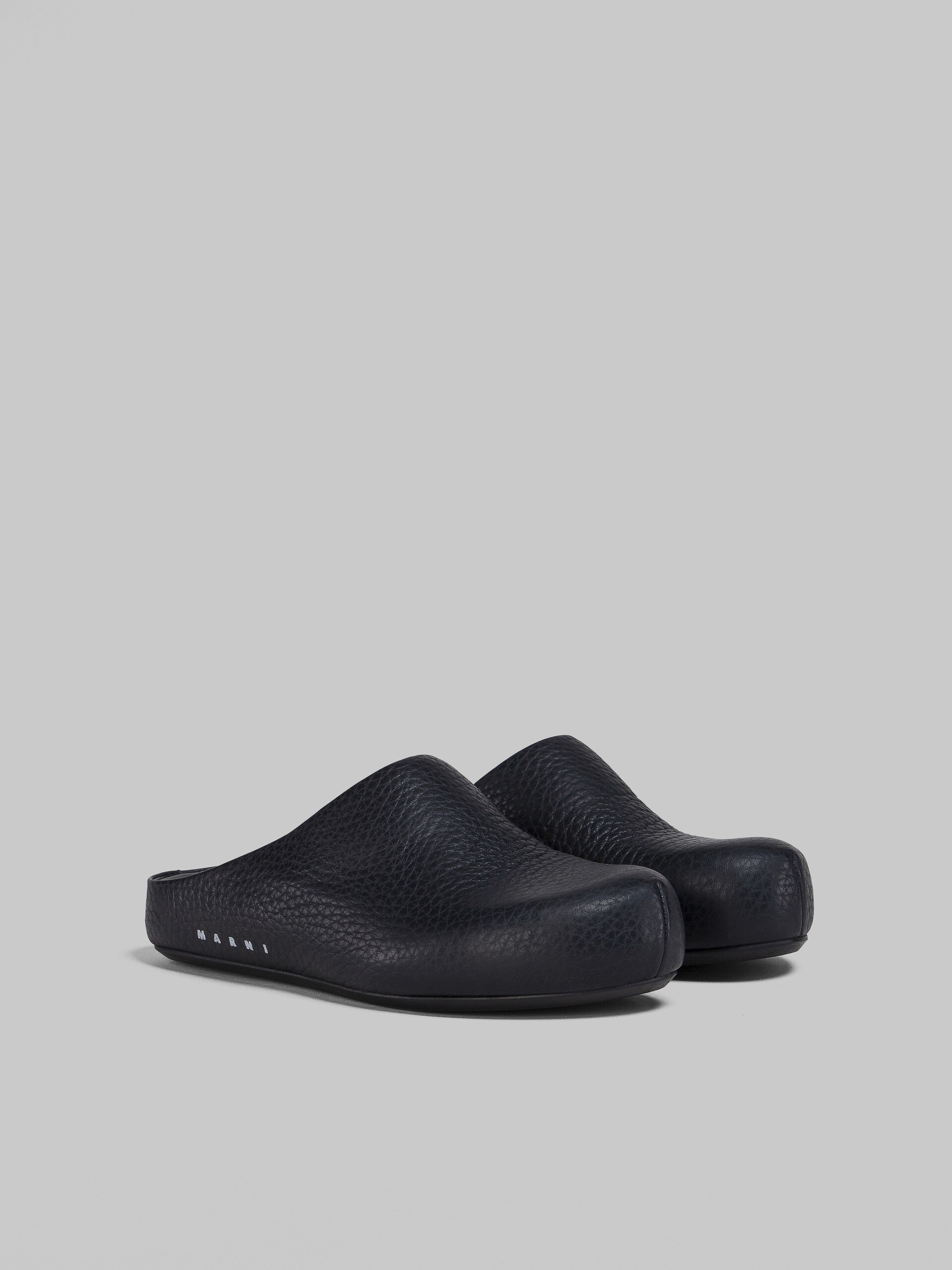 Schwarze Fußbett-Sandale aus Leder - Holzschuhe - Image 2