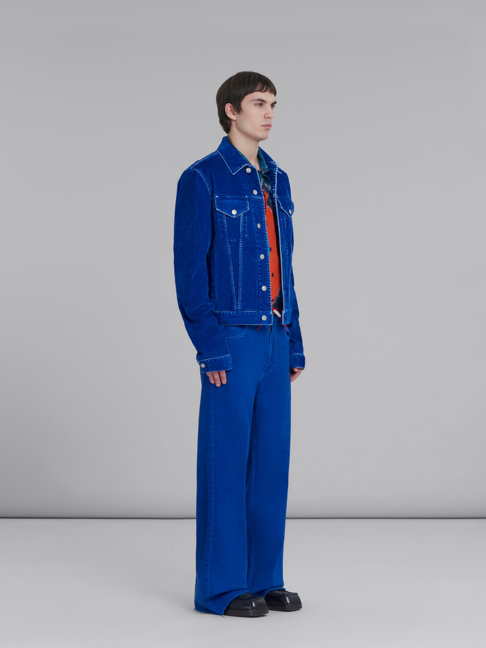 Blue flared 5 pocket trousers in stretch denim - Pants - Image 5