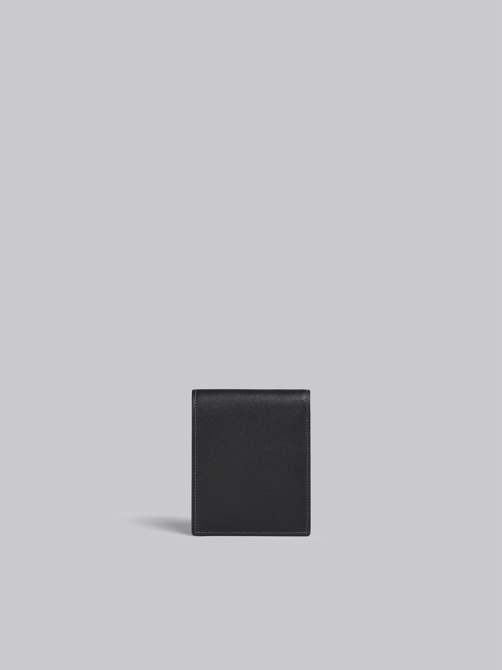 Portafoglio bi-fold in saffiano nero e blu - Portafogli - Image 3