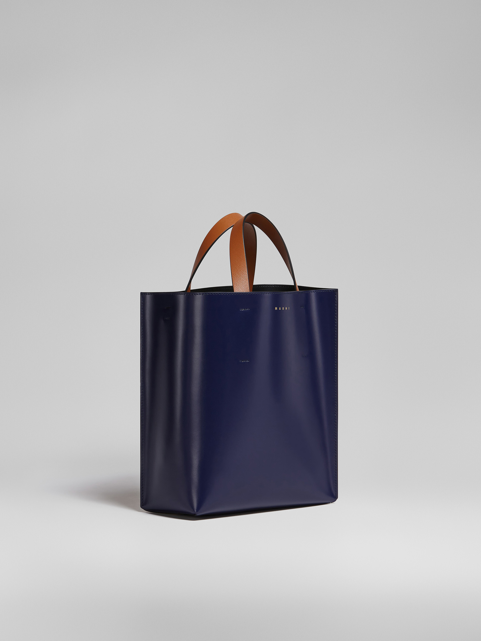 Petit sac MUSEO en cuir bleu et blanc - Sacs cabas - Image 6