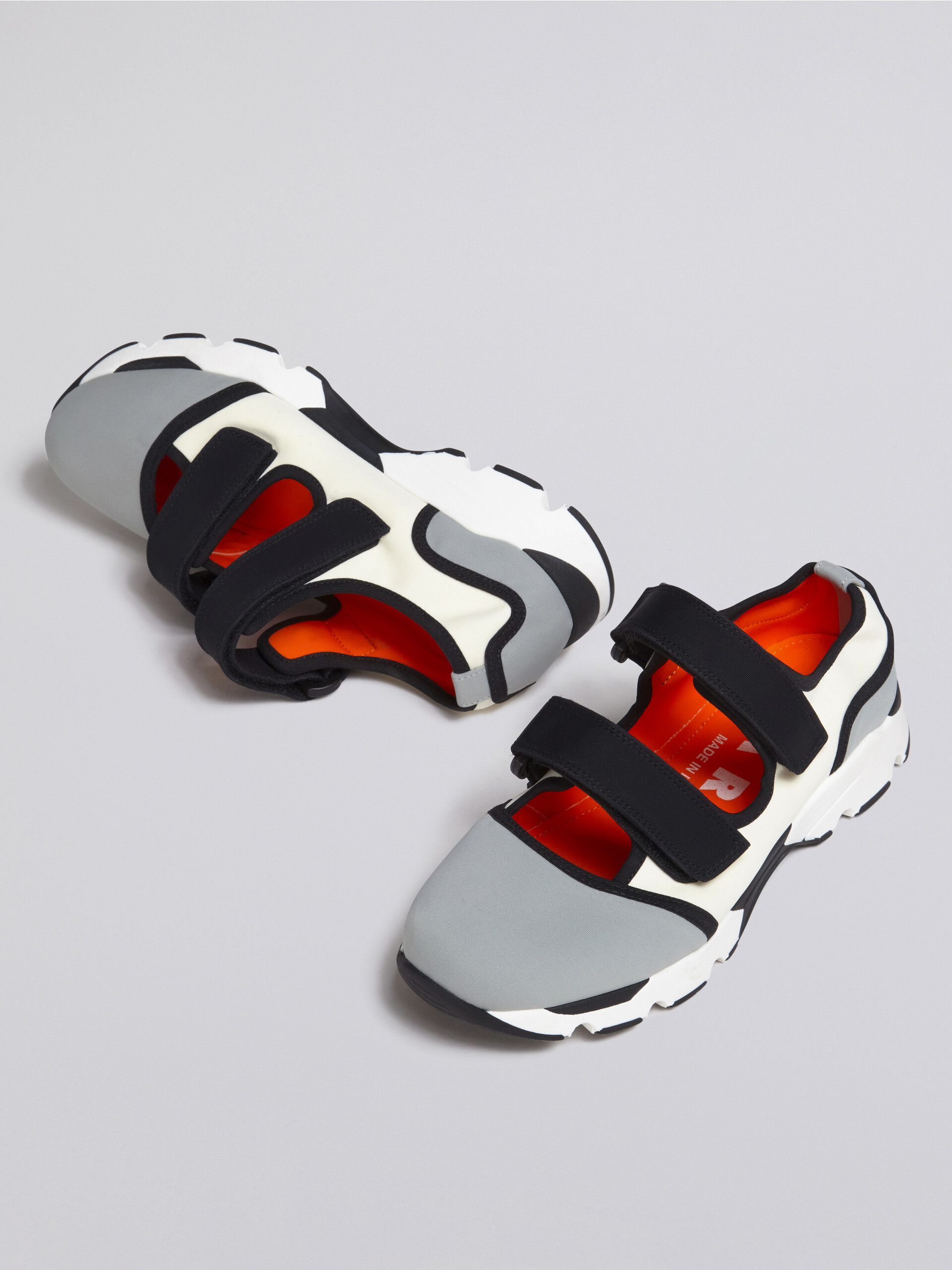 Sneaker in tessuto tecnico con chiusure a strappo grigio e bianco - Sneakers - Image 5