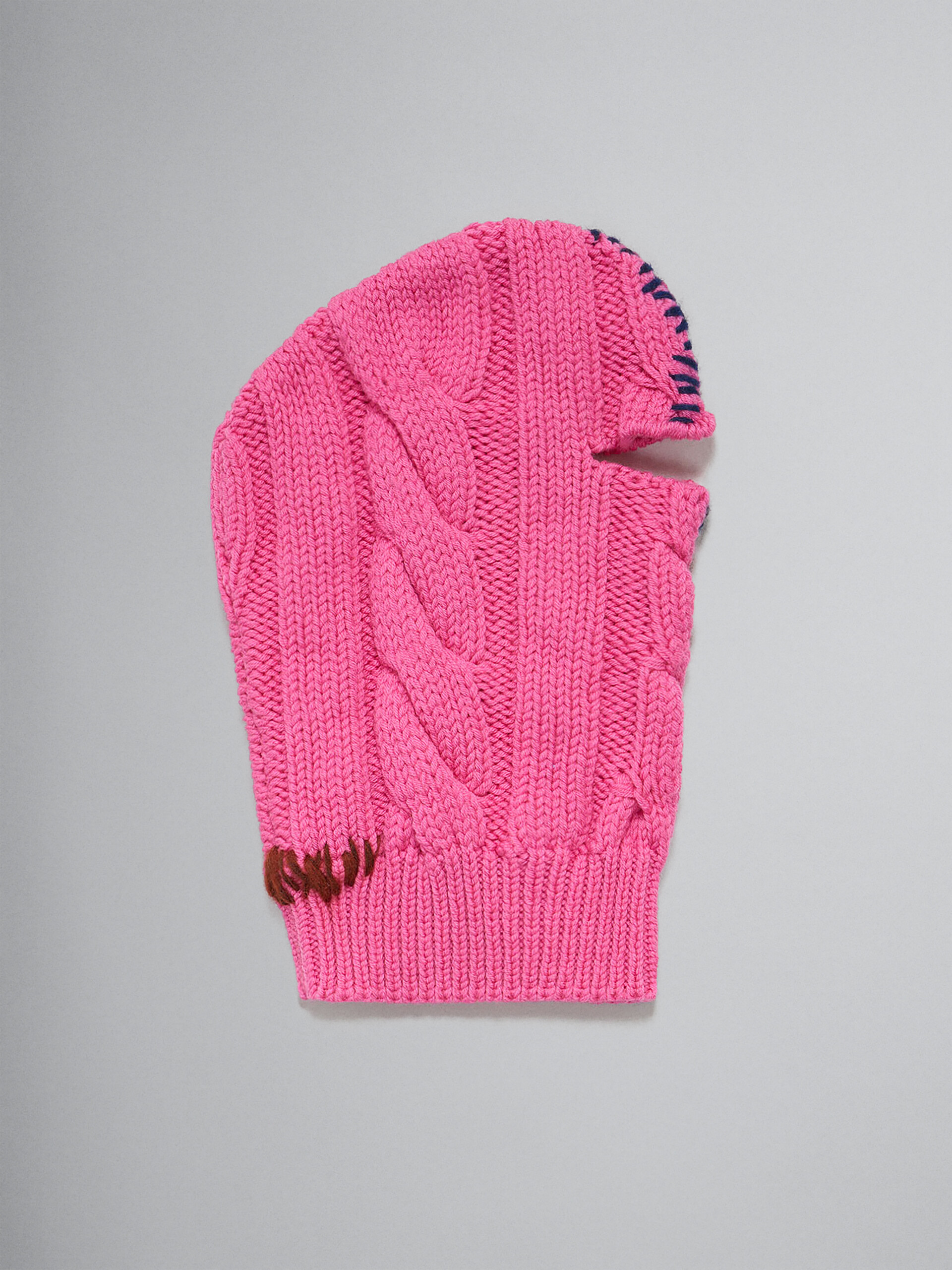 Cagoule en laine fuchsia avec rapiéçage contrastant - Autres accessoires - Image 1