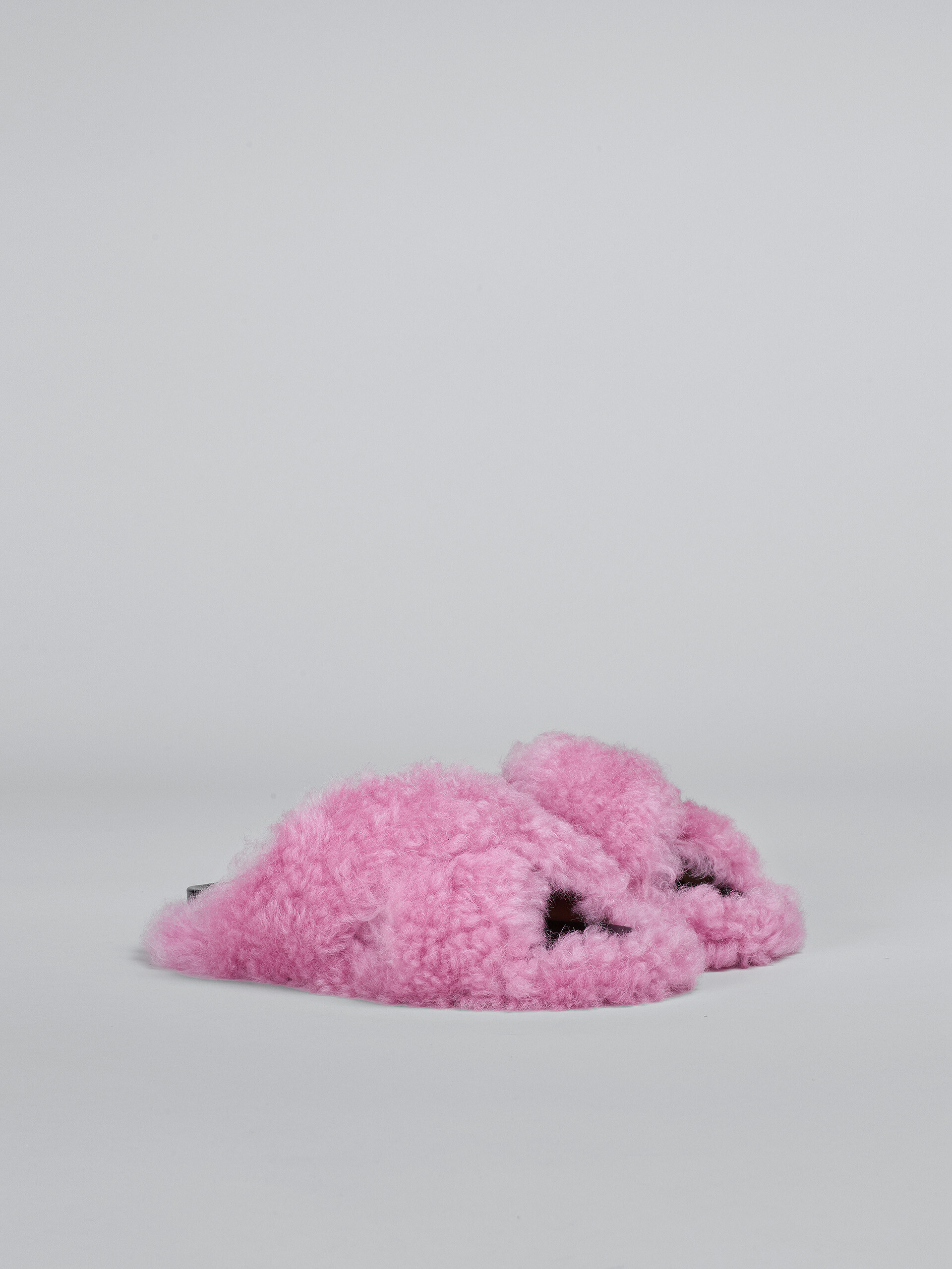 Pink shearling fussbett - Sandals - Image 2