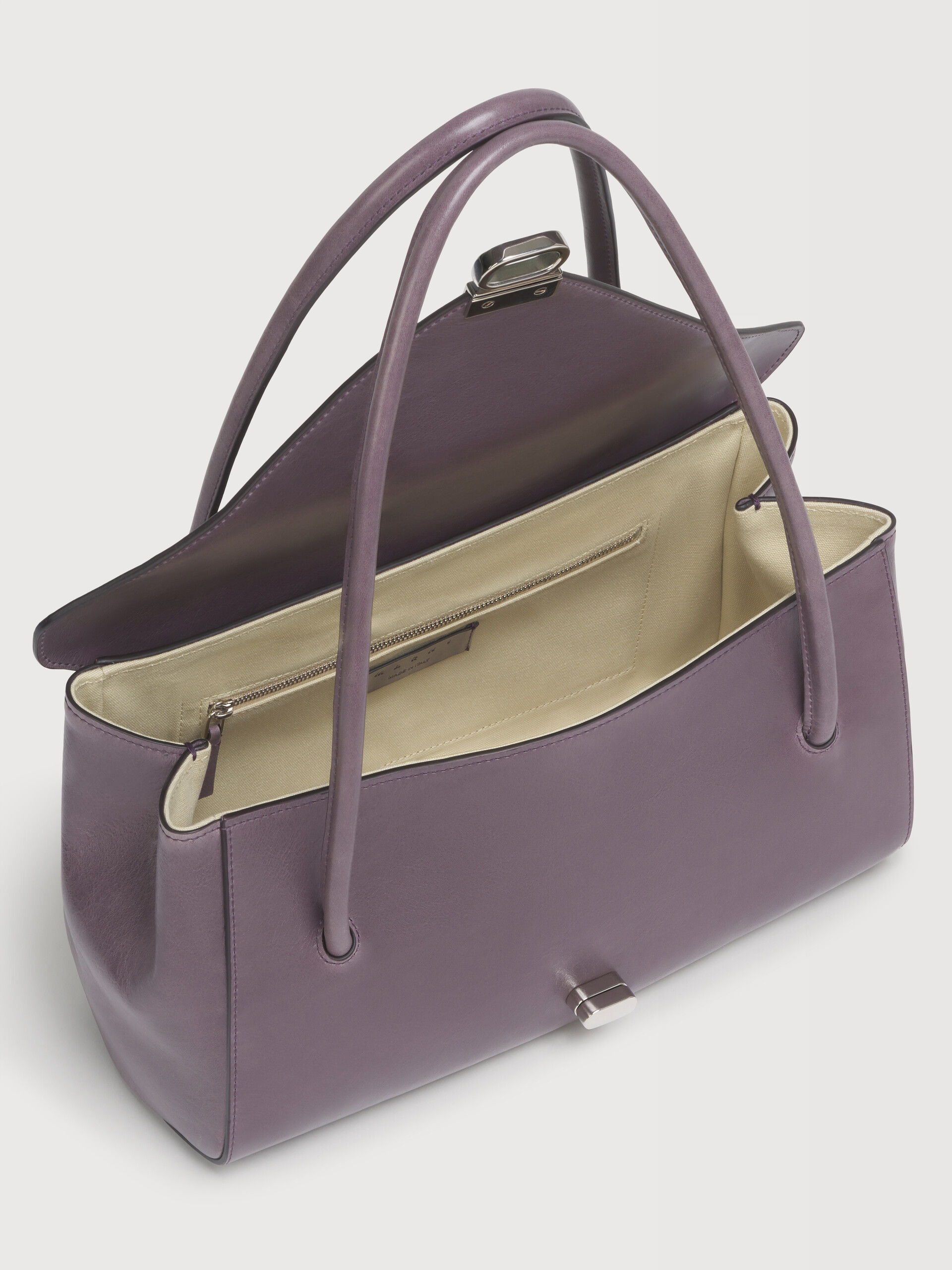 ブラック レザー E/W ショルダーバッグ | Marni