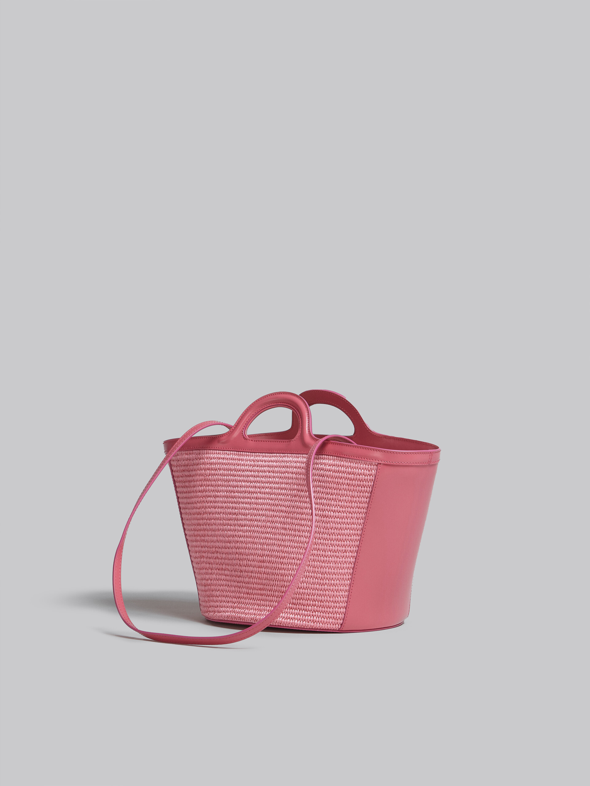 Bolso pequeño TROPICALIA de piel rosa y rafia - Bolsos de mano - Image 3
