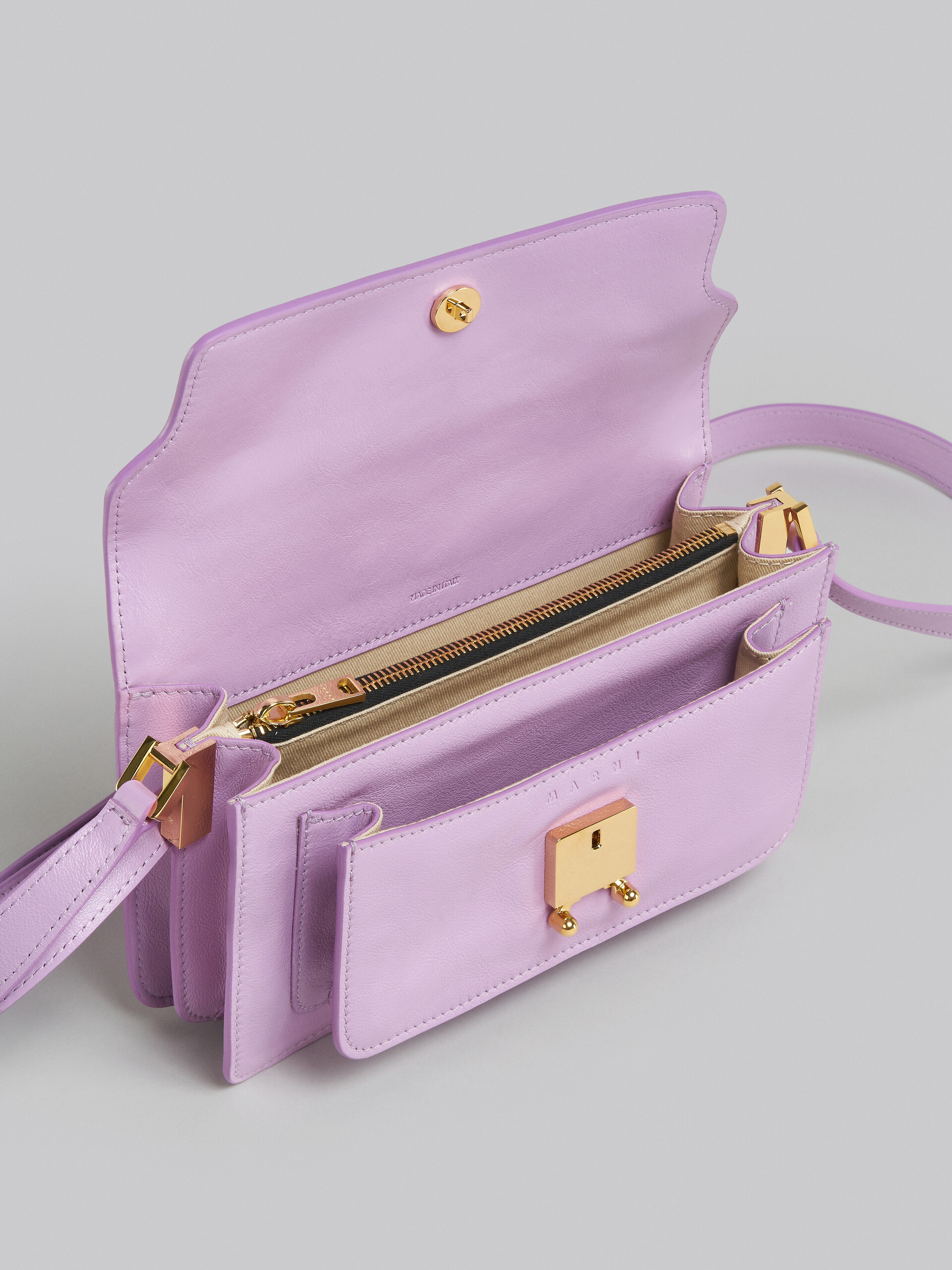 Trunk Soft Bag E/W in lilac leather - Shoulder Bags - Image 4