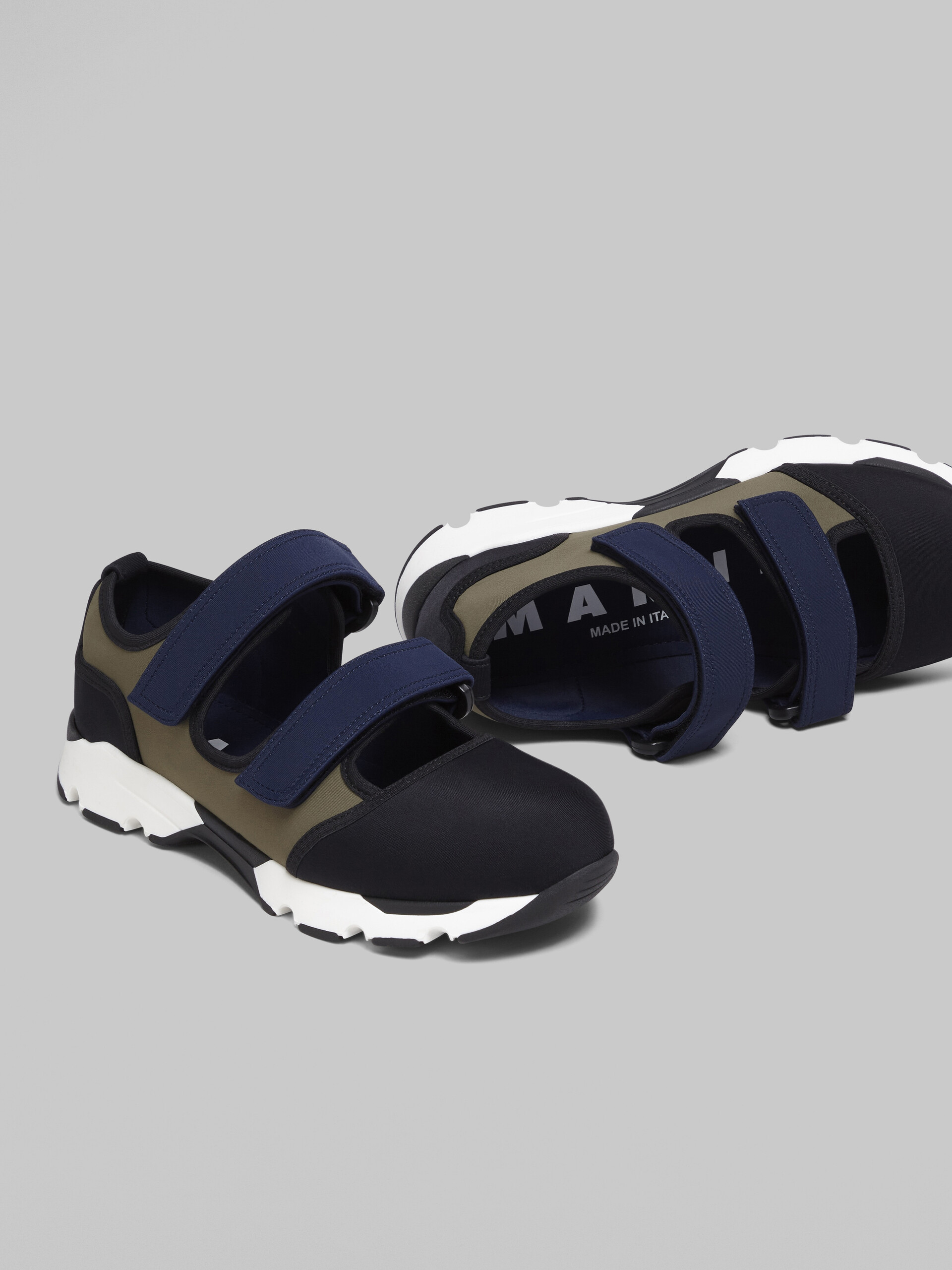 Sneakers en tissu technique noir, vert et bleu avec brides auto-agrippantes - Sneakers - Image 5
